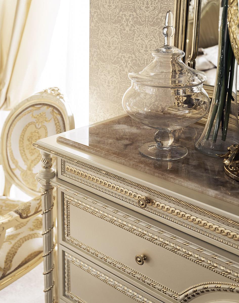 italien Chaise de style Empire du 21e siècle laquée blanche par Modenese Gastone Interiors en vente