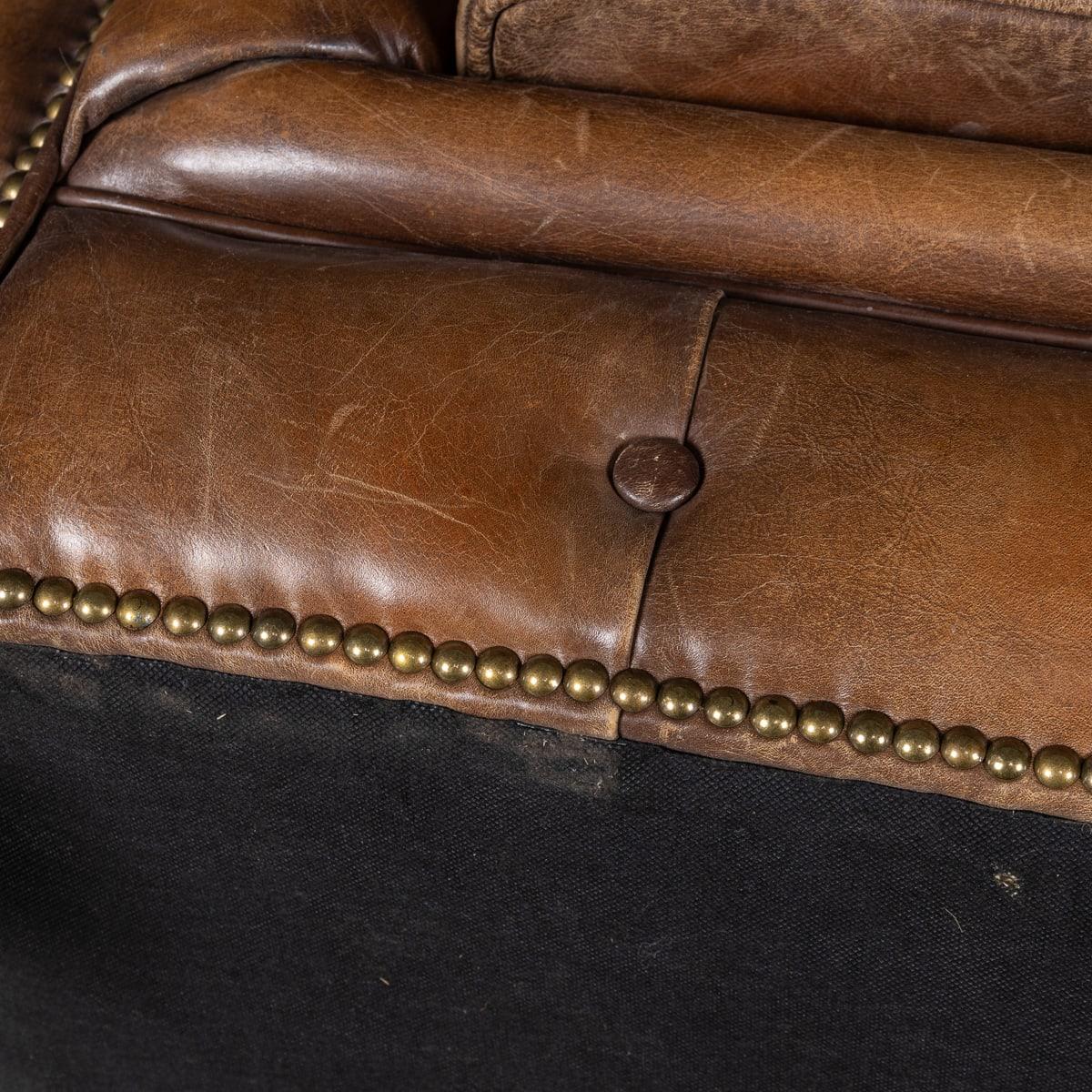 Divano Chesterfield in pelle marrone inglese del 21° secolo di Halo in vendita 4