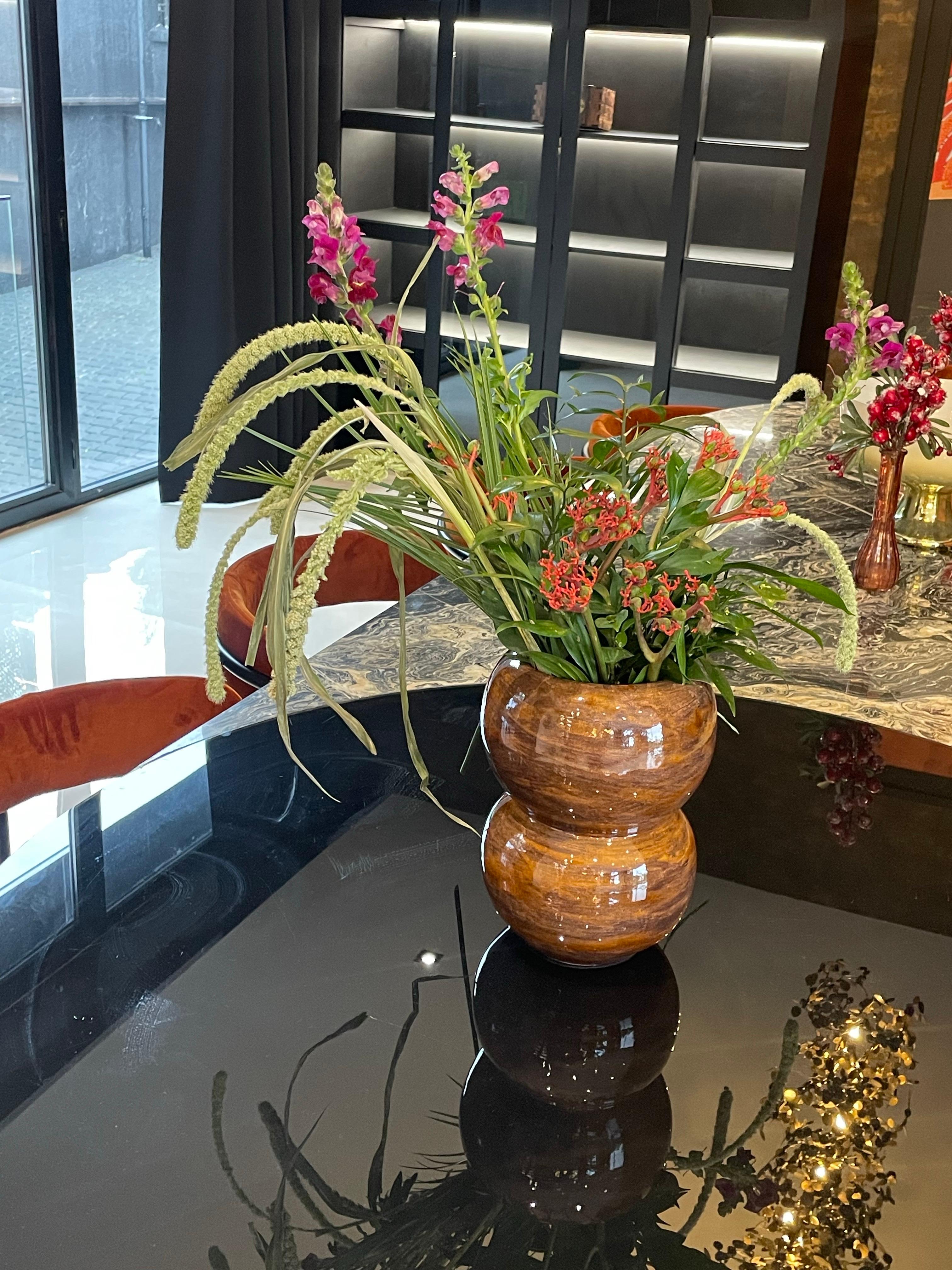Vernissé Vase Espresso du 21e siècle par Busra Ozdemir - Moderne, Céramique en vente