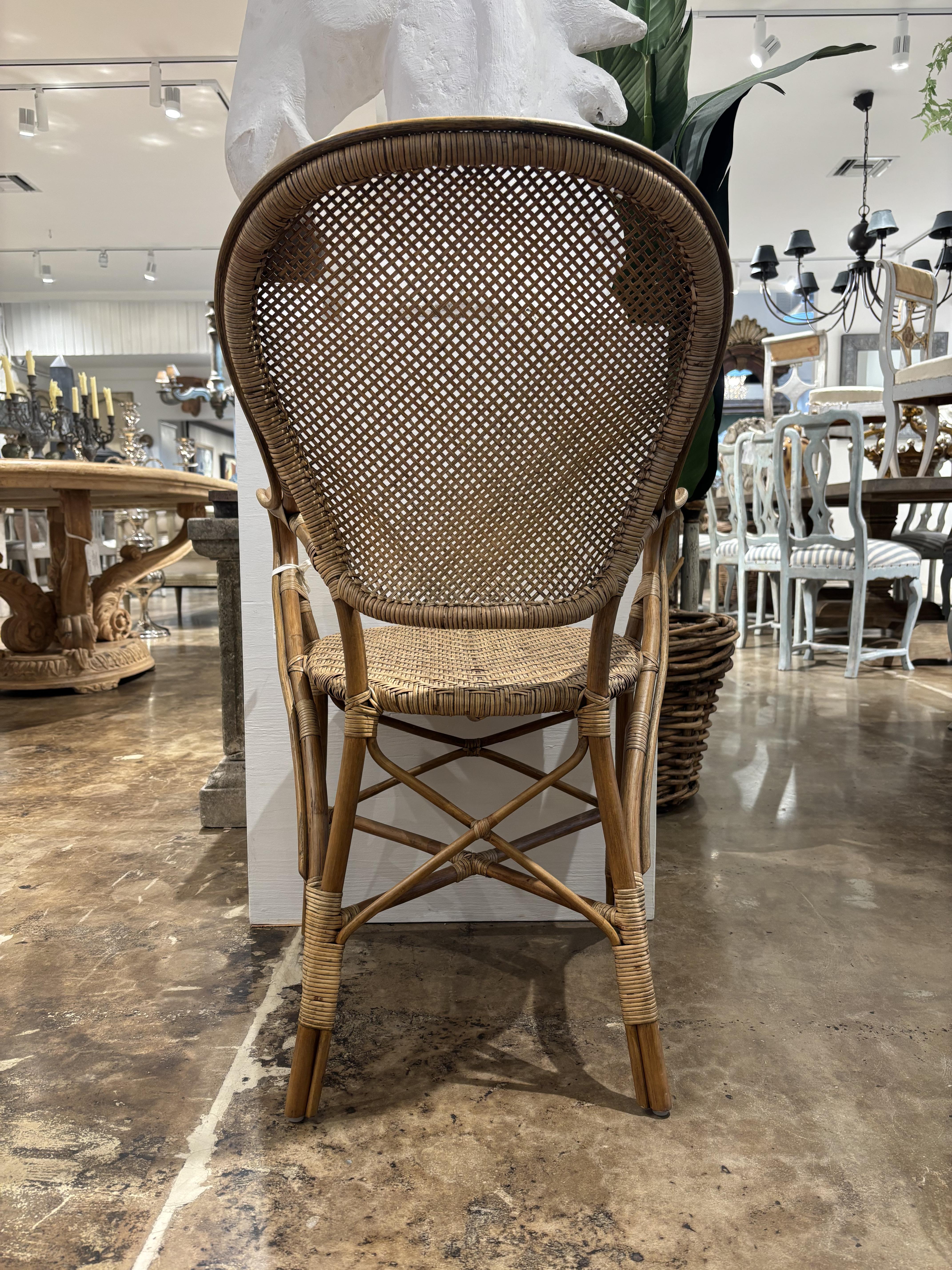 Provincial français Fauteuil Adelphia en rotin européen du 21e siècle en vente