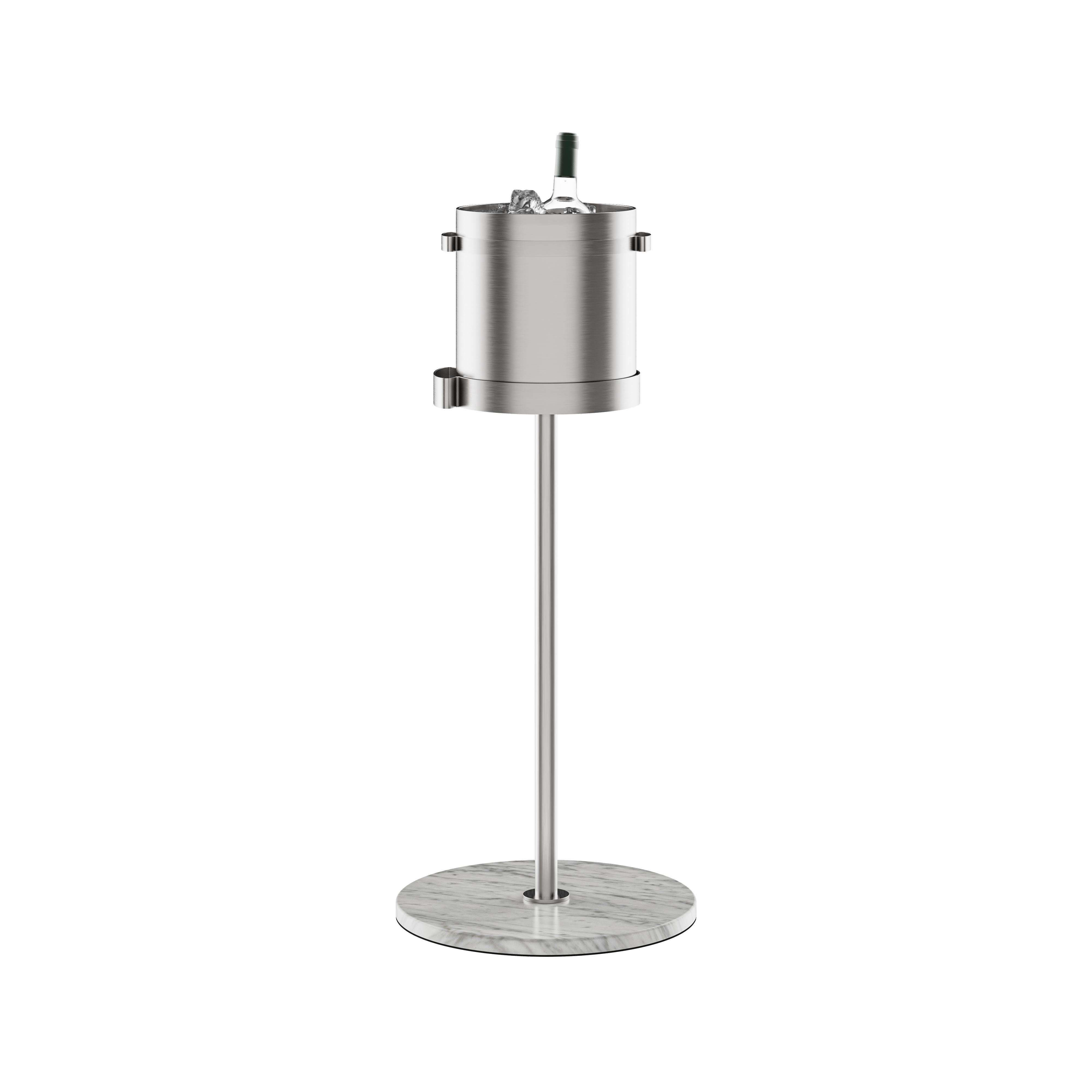 Inspired by the towering grandeur of the world's highest peak, the Everest Ice Bucket Holder embodies unparalleled majesty and endurance. Much like the mountain that shares its name, this piece is designed to be a timeless icon of strength and
