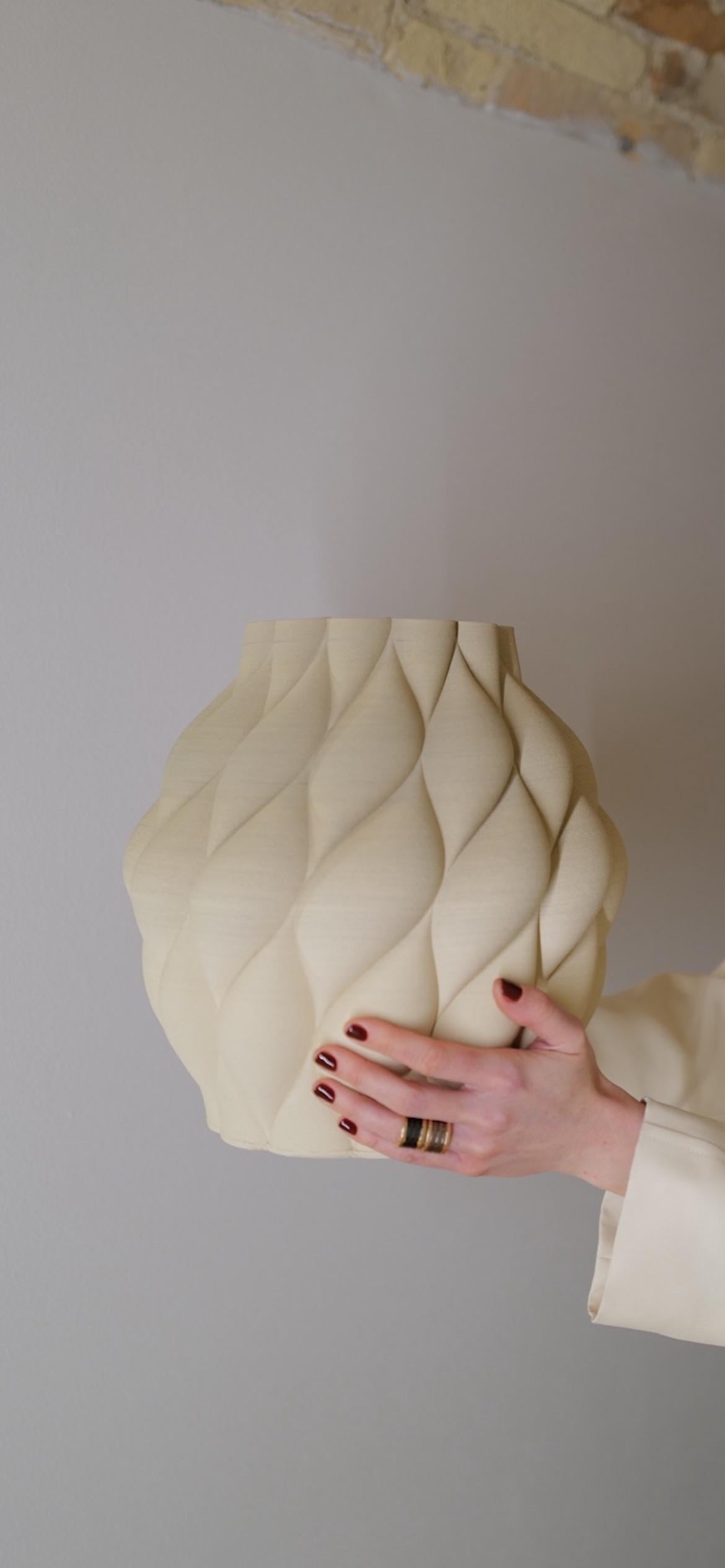 Beige Mumbai-Vase aus Keramik des 21. Jahrhunderts, handgefertigt, Italien im Angebot 3