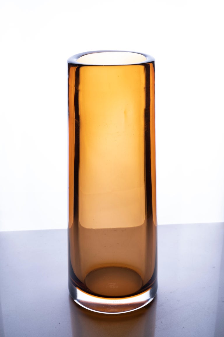 Cilindro Large Glossy - Transparent Vase, Murano glass, by Federico Peri, 21st century.
Cilindro is a vase from the Essentials collection designed by Federico Peri for Purho in spring 2021.
Created from the starting-point of an oval and conical