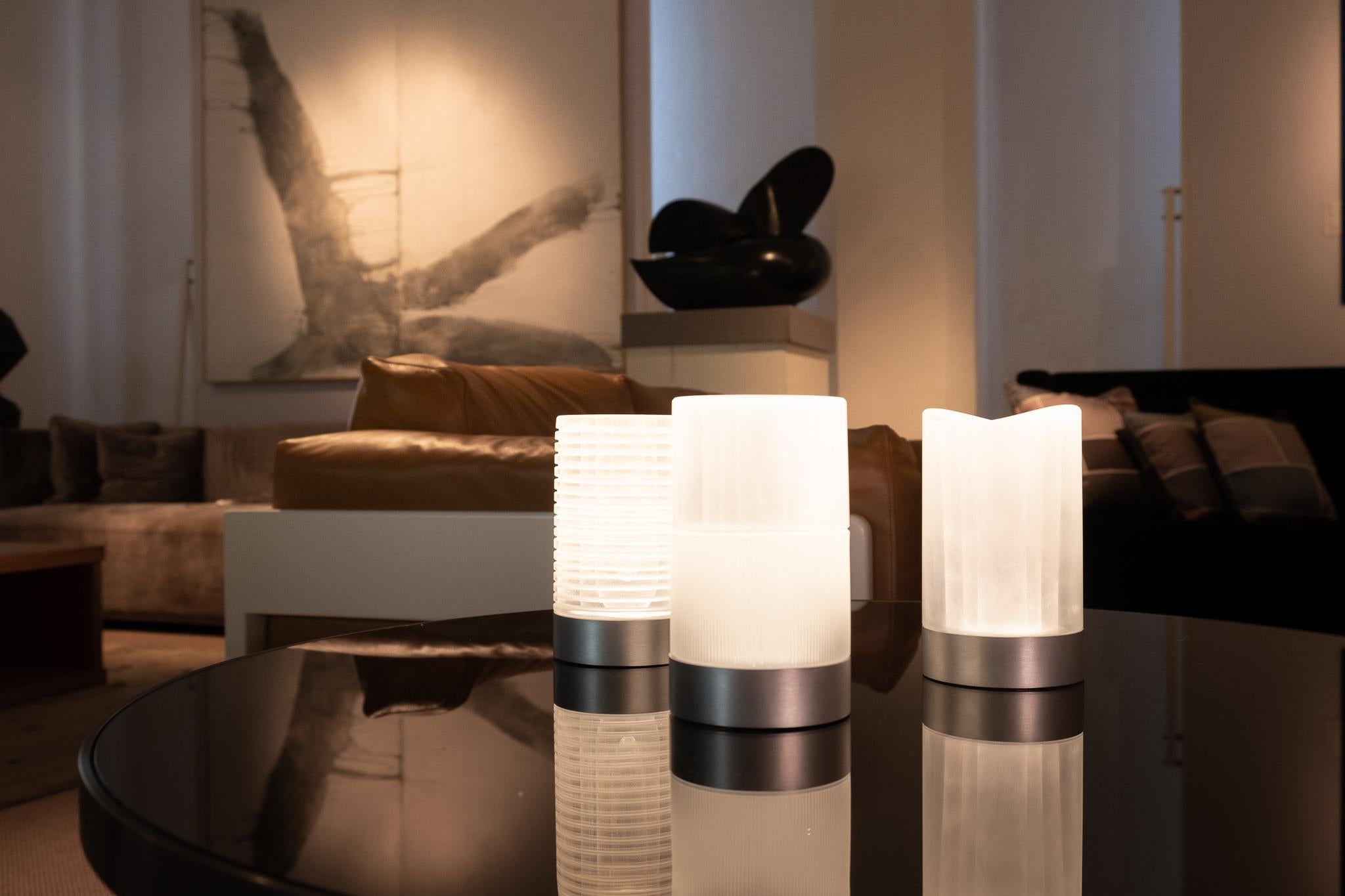 21. Jahrhundert 21. Jahrhundert, wiederaufladbare Muranoglas-Lampe, verschiedene Farben, Peri Haute im Angebot 2