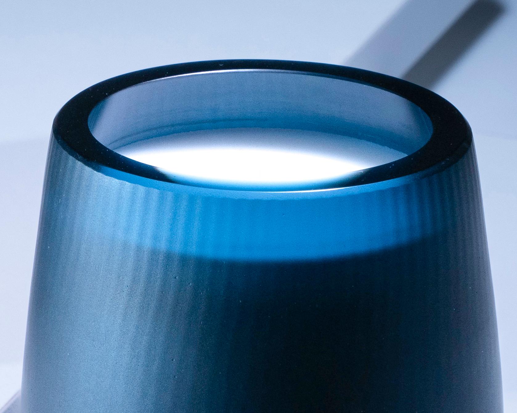 21. Jahrhundert Federico Peri Stilla Cerae Klein Tiefblau Muranoglas (Moderne) im Angebot