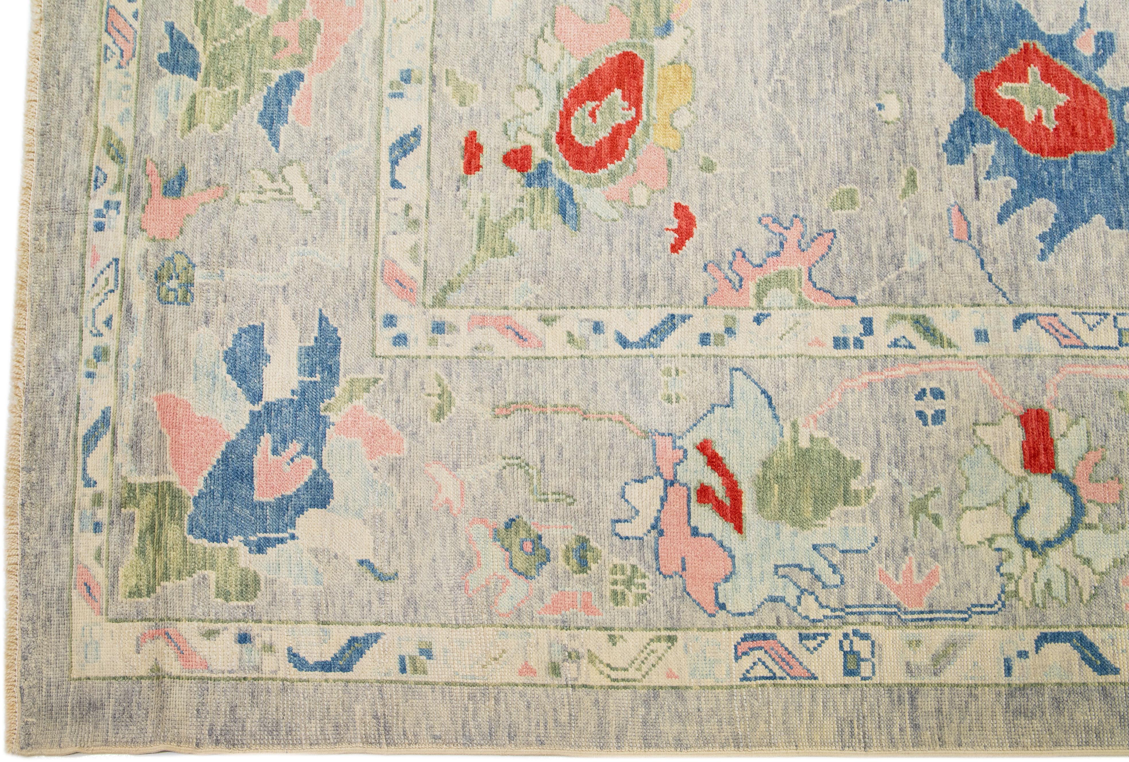 Tapis turc Oushak du 21e siècle, fabriqué à la main avec des motifs multicolores Neuf - En vente à Norwalk, CT