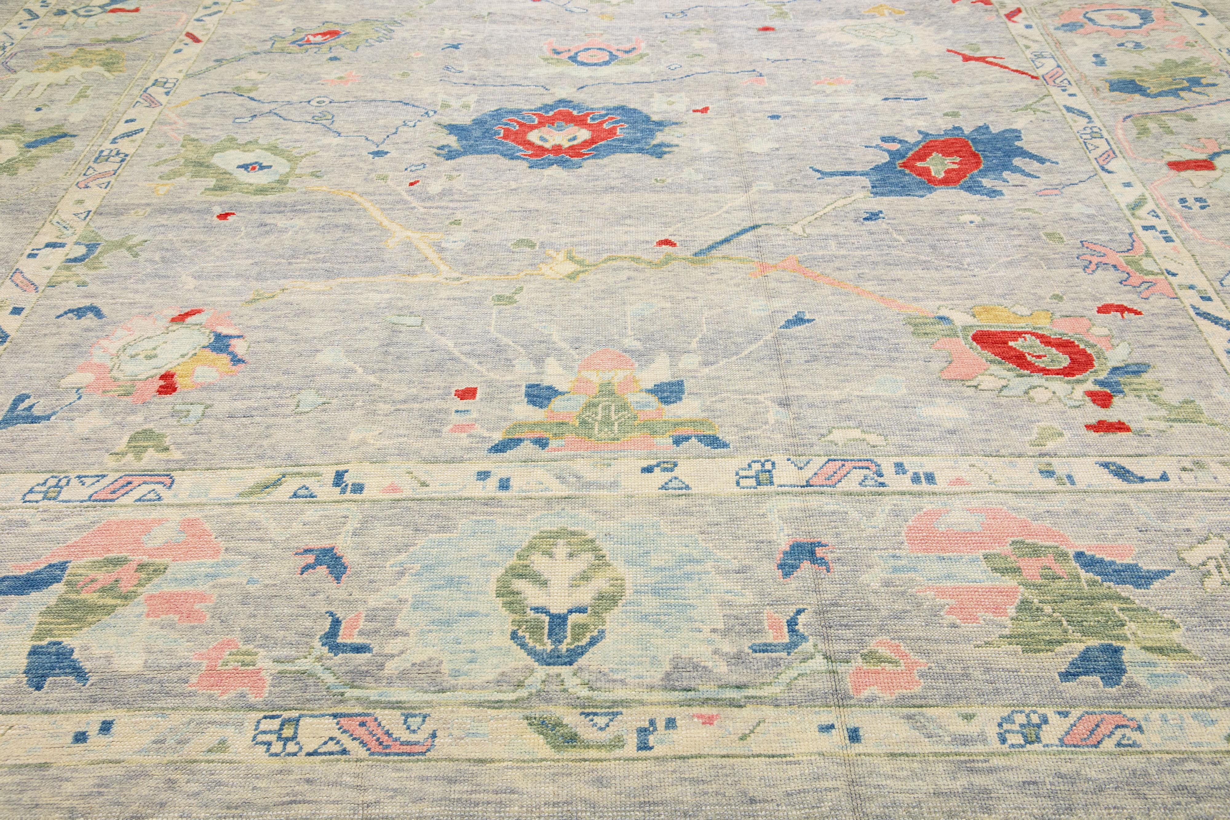 XXIe siècle et contemporain Tapis turc Oushak du 21e siècle, fabriqué à la main avec des motifs multicolores en vente