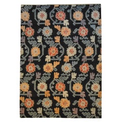 21e siècle Motif tibétain inspiré du floreal noir, rouge, orange et bleu  Tapis, vers 2022
