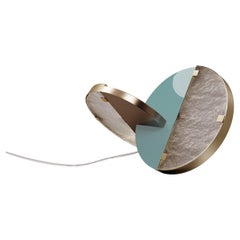 Lampada da tavolo Fly del 21° secolo in ottone con vetro artigianale