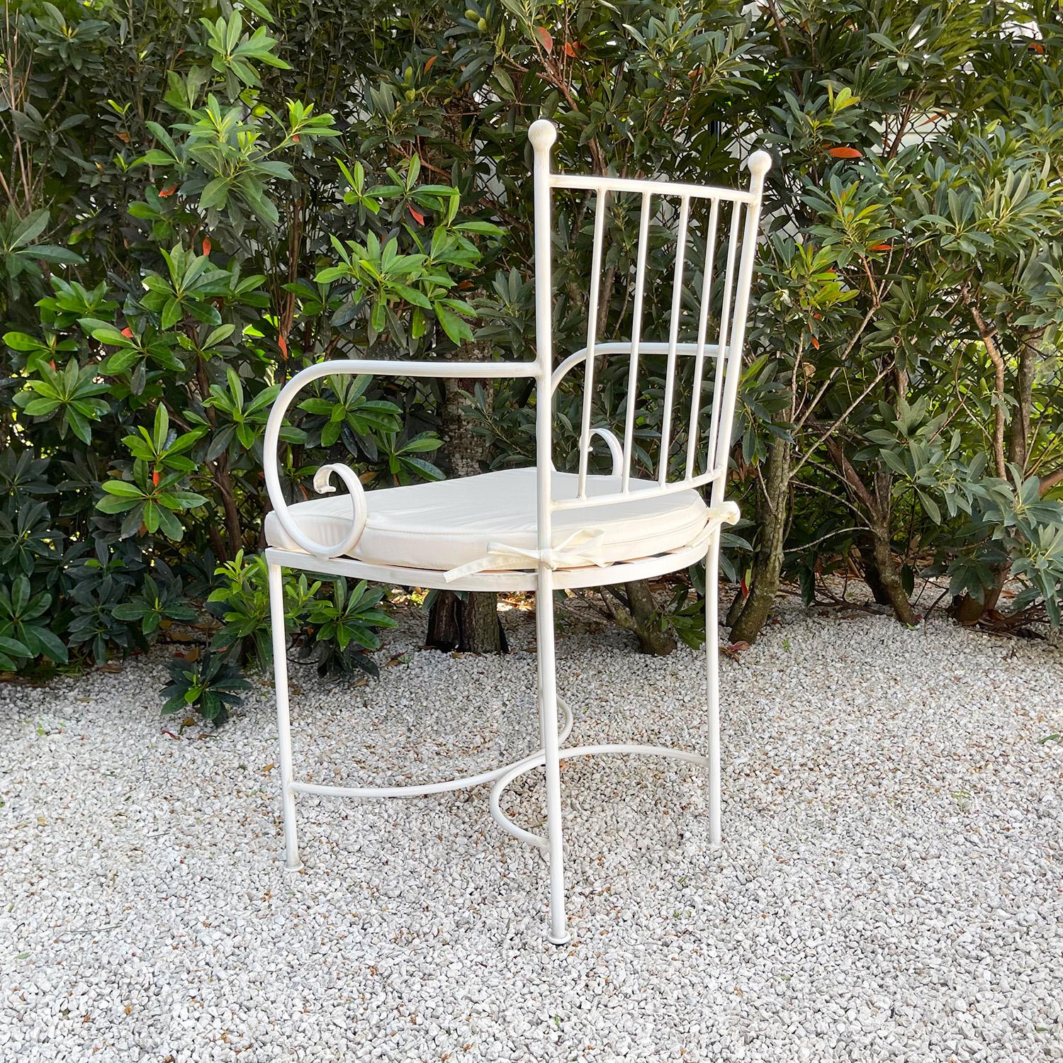 Chaise à accoudoirs en fer forgé du 21e siècle Colette Neuf - En vente à West Palm Beach, FL