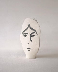 «Frida N.º 2» del siglo XXI, en cerámica blanca, hecha a mano en Francia