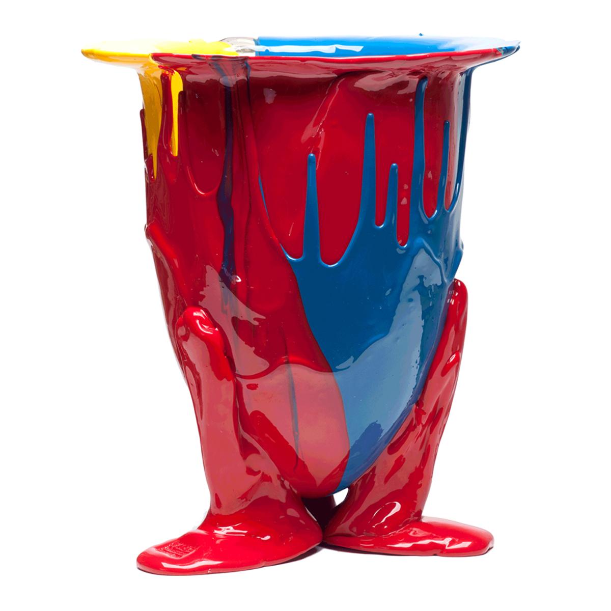 italien Vase Gaetano Pesce Amazonia du 21e siècle en résine bleu, rouge et jaune en vente