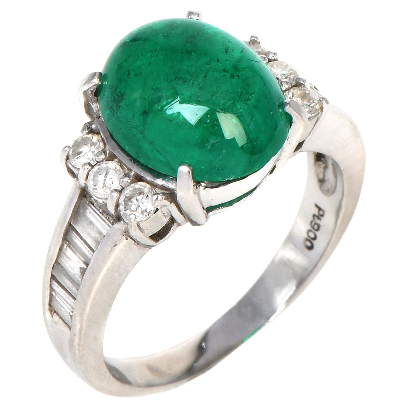 Cocktail-Ring aus Platin mit GIA-Cabochon-Smaragd und Diamant, 21. Jahrhundert