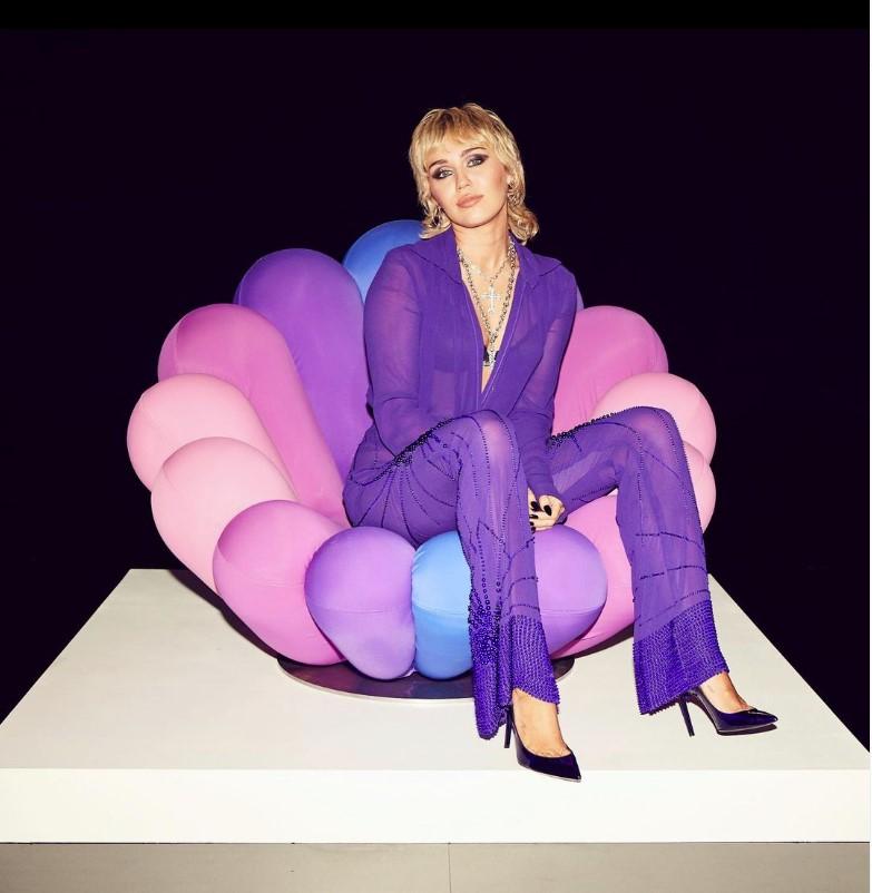 Moderne Giovannetti, fauteuil Anmone lastique multicolore violet et rose, 2011 en vente