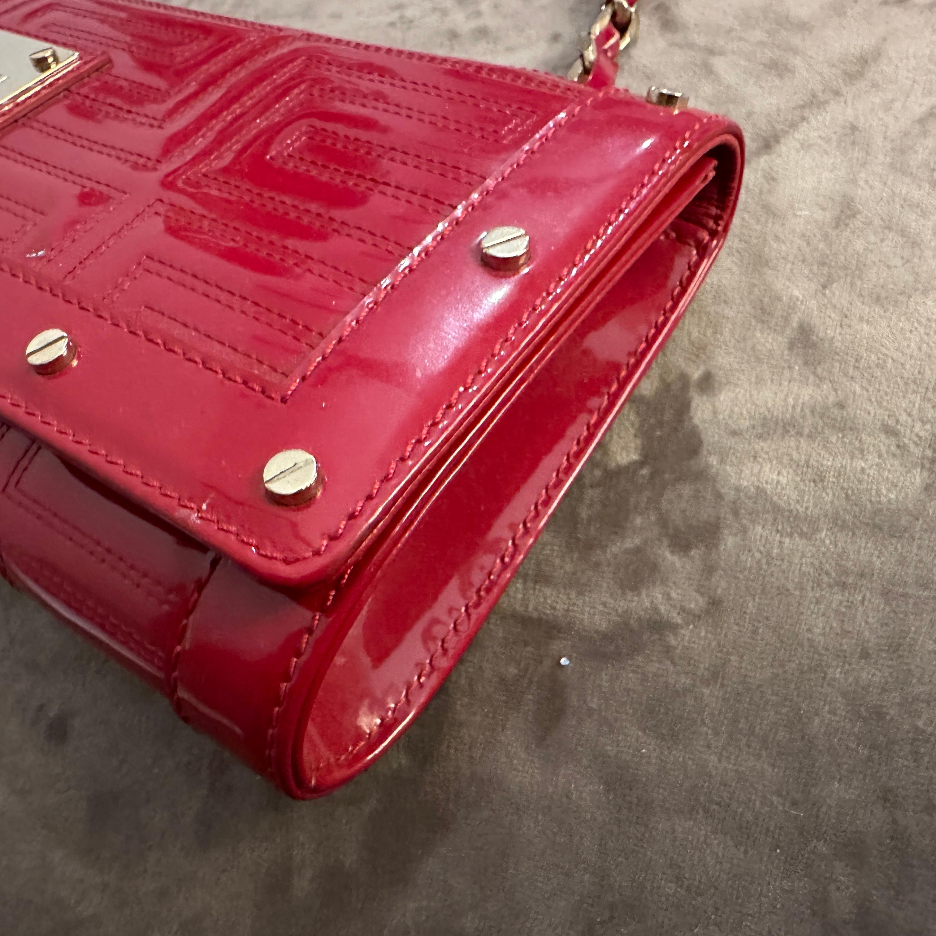 21st Century Gianni Versace Couture Red Patent Leather Shoulder Bag For Sale 9