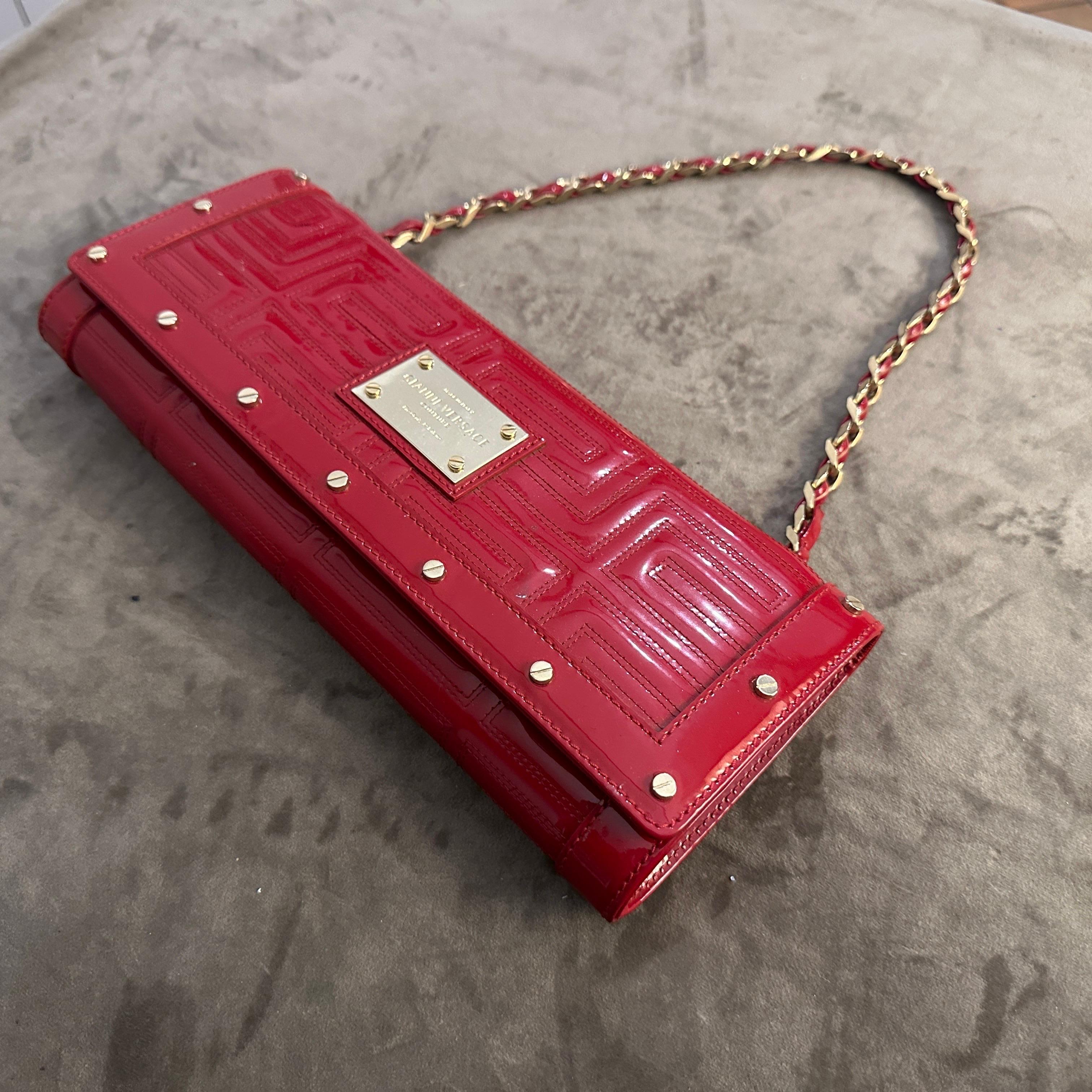 21st Century Gianni Versace Couture Red Patent Leather Shoulder Bag For Sale 4