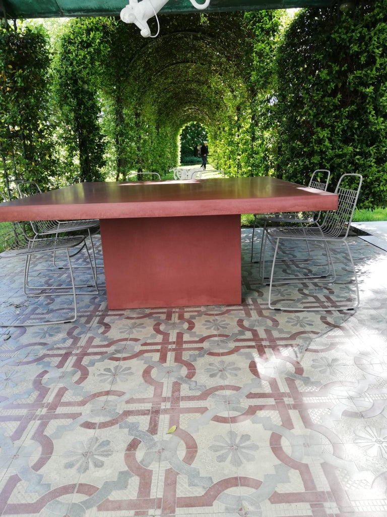 21st Century Giorgione 180, Red Concrete Dining Table, 100% Handcrafted in Italy In New Condition For Sale In Rome, Lazio