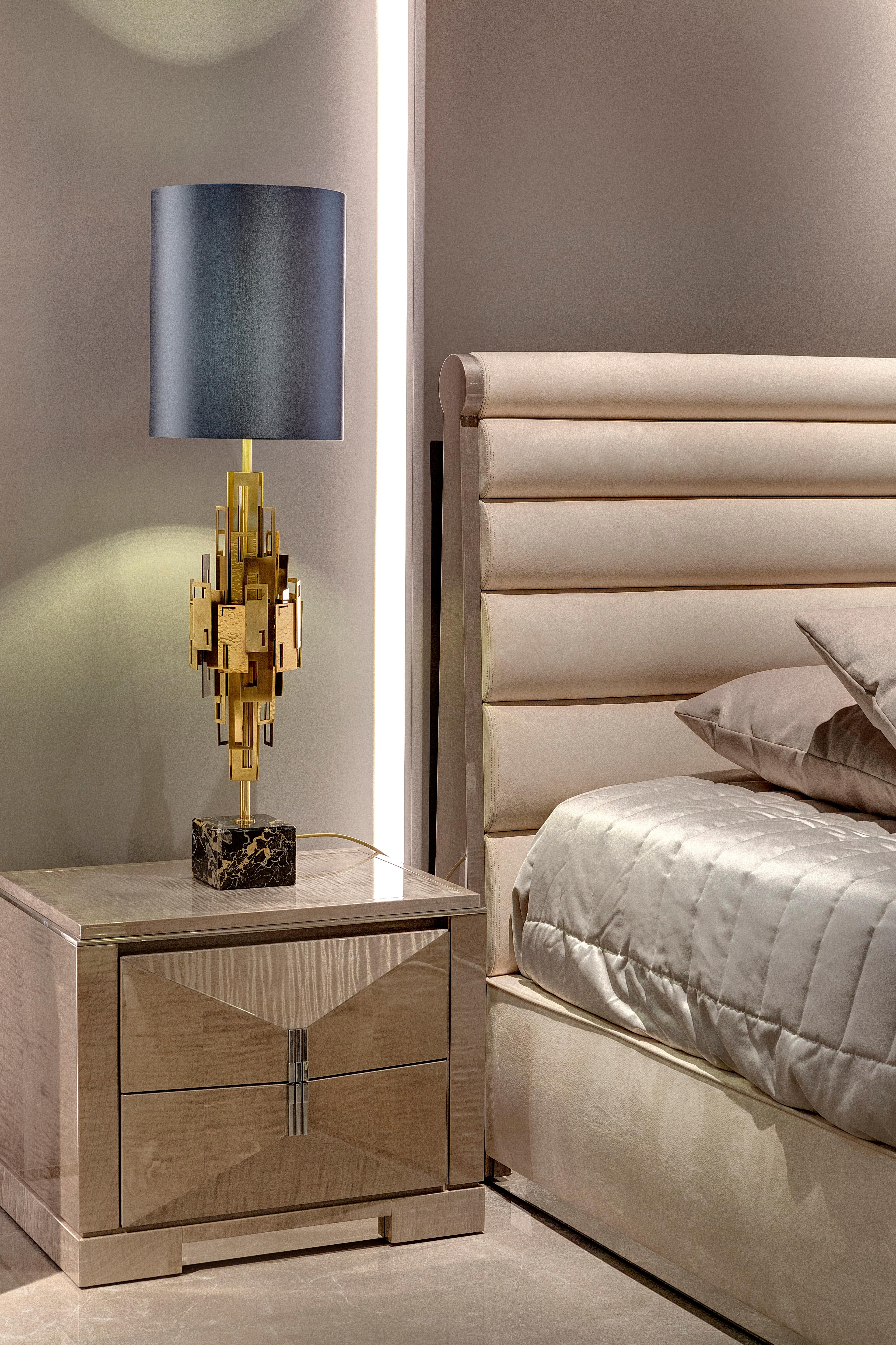 Glam collection, a play of precious hammered and smooth thin sheets in tone-on-tone warm gold or cold nickel play of finishes to characterize its main structure.

Brass structure in natural and burnished and brushed brass finishes on plain and