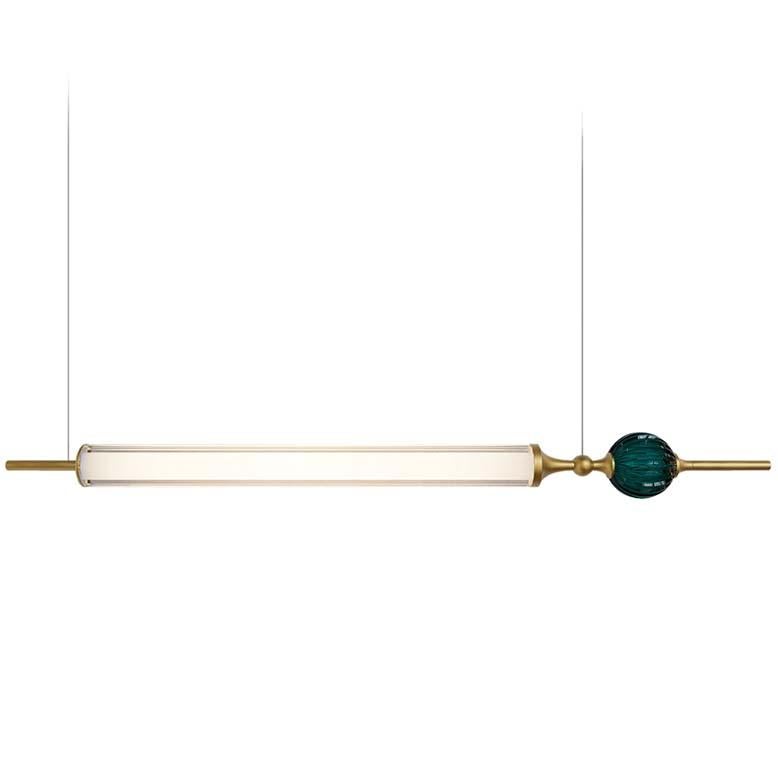 2-lumière  appliques en laiton doré et verre clair nervuré, boule de cristal vert. Chaque objet est fabriqué à la main et le soin apporté à chaque détail rend chaque objet unique en son genre. Elle peut être combinée avec la suspension et l'applique