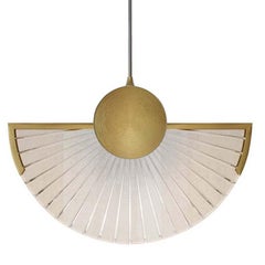 21. Jahrhundert, Applikation aus Glas und goldenem Messing