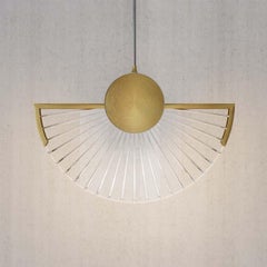 Siglo XXI, suspensión de cristal y latón dorado