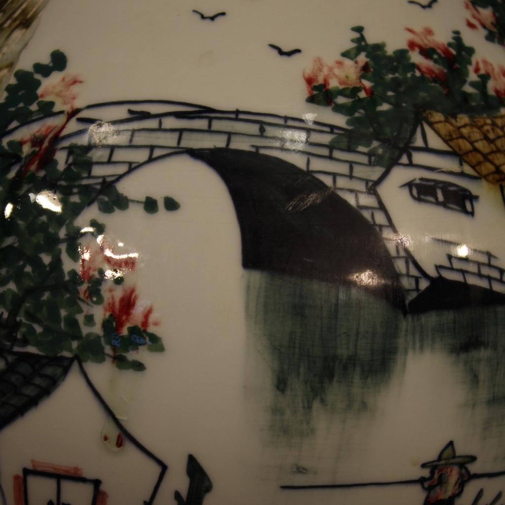 Chinesische runde glasierte und bemalte Keramikvase des 21. Jahrhunderts, 2000 im Angebot 7