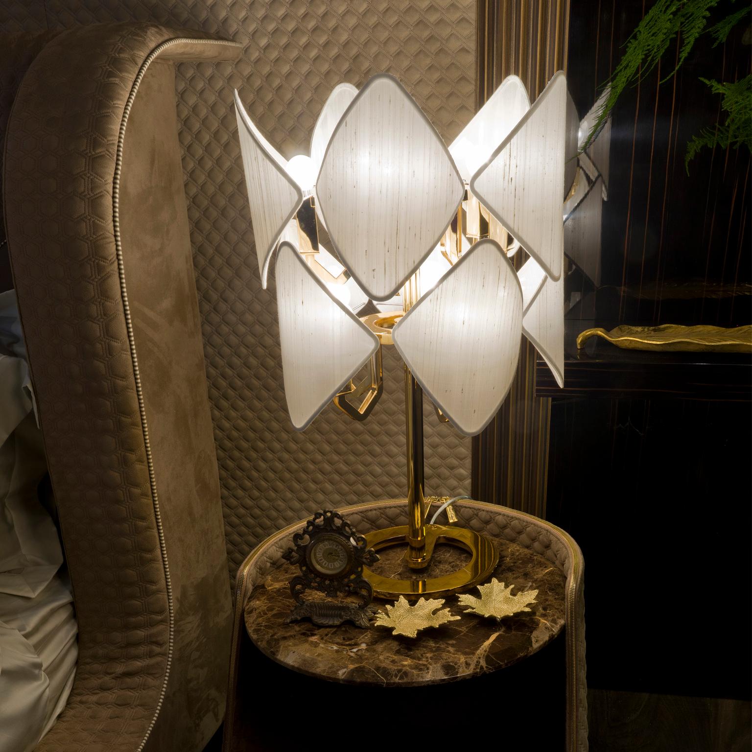 21st Century Gold Plated Table lamp and White Silk Shades by Roberto Lazzeroni In New Condition For Sale In Sesto Fiorentino, IT