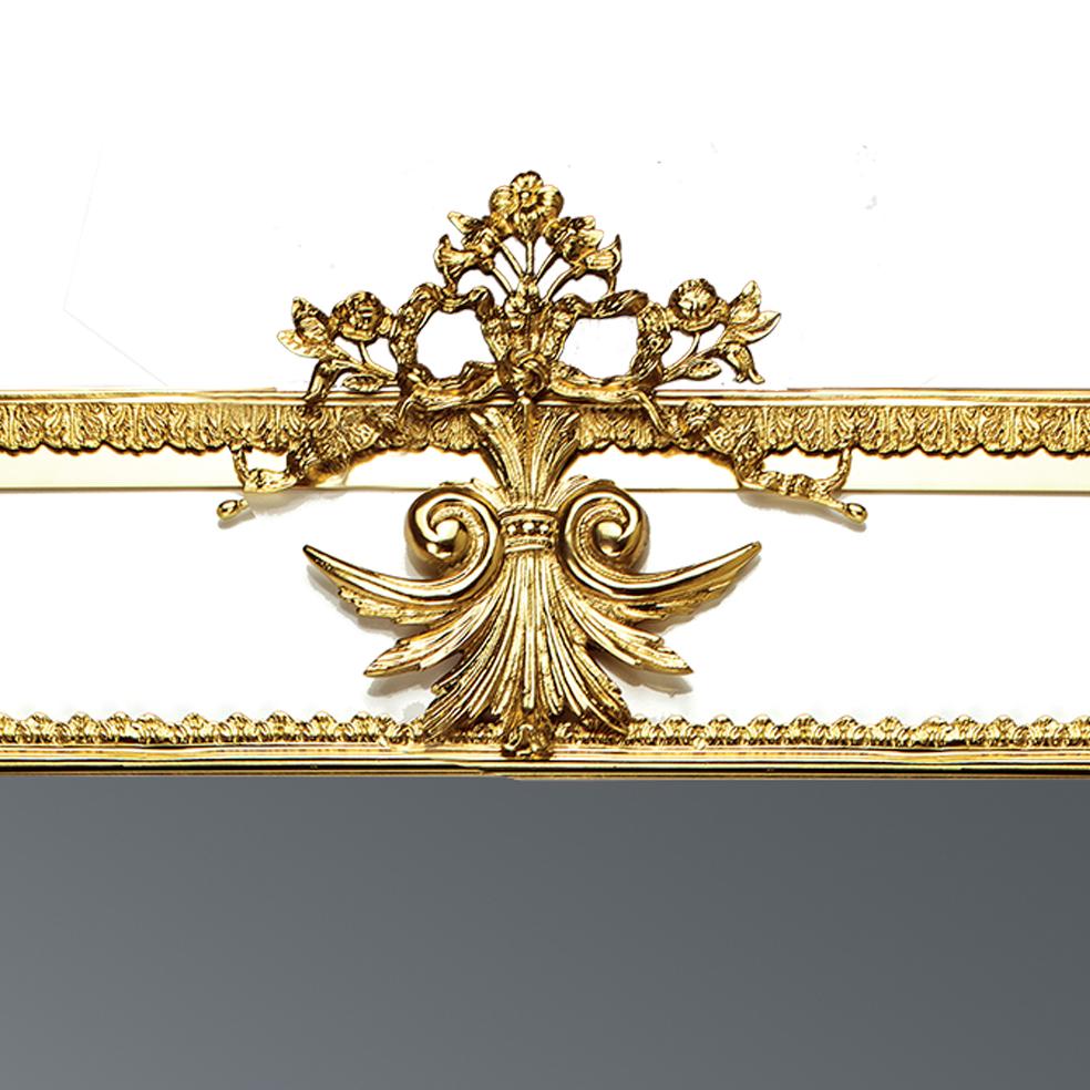 Louis XVI Miroir mural du 21e siècle en bronze doré en vente