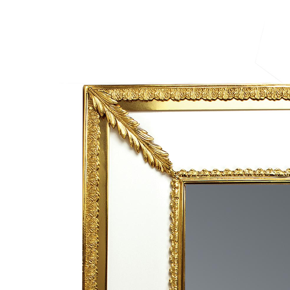 italien Miroir mural du 21e siècle en bronze doré en vente