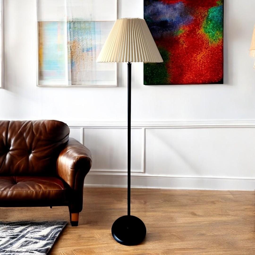 Turc Lampadaire Golden Hour du 21e siècle en vente