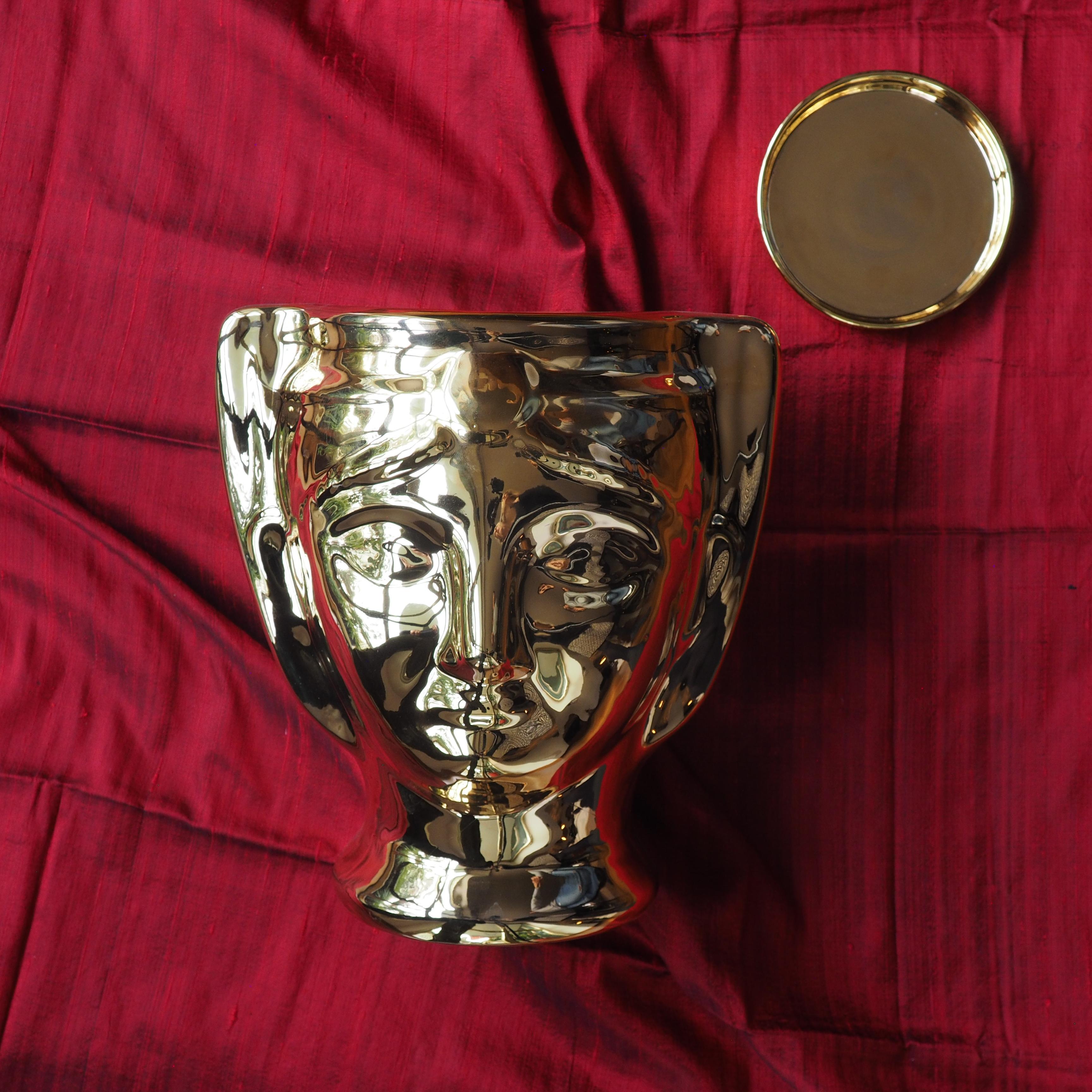 italien 21e siècle, Tête de moine sicilienne. Vases céramique, or. Fabriquée à la main en Italie  en vente