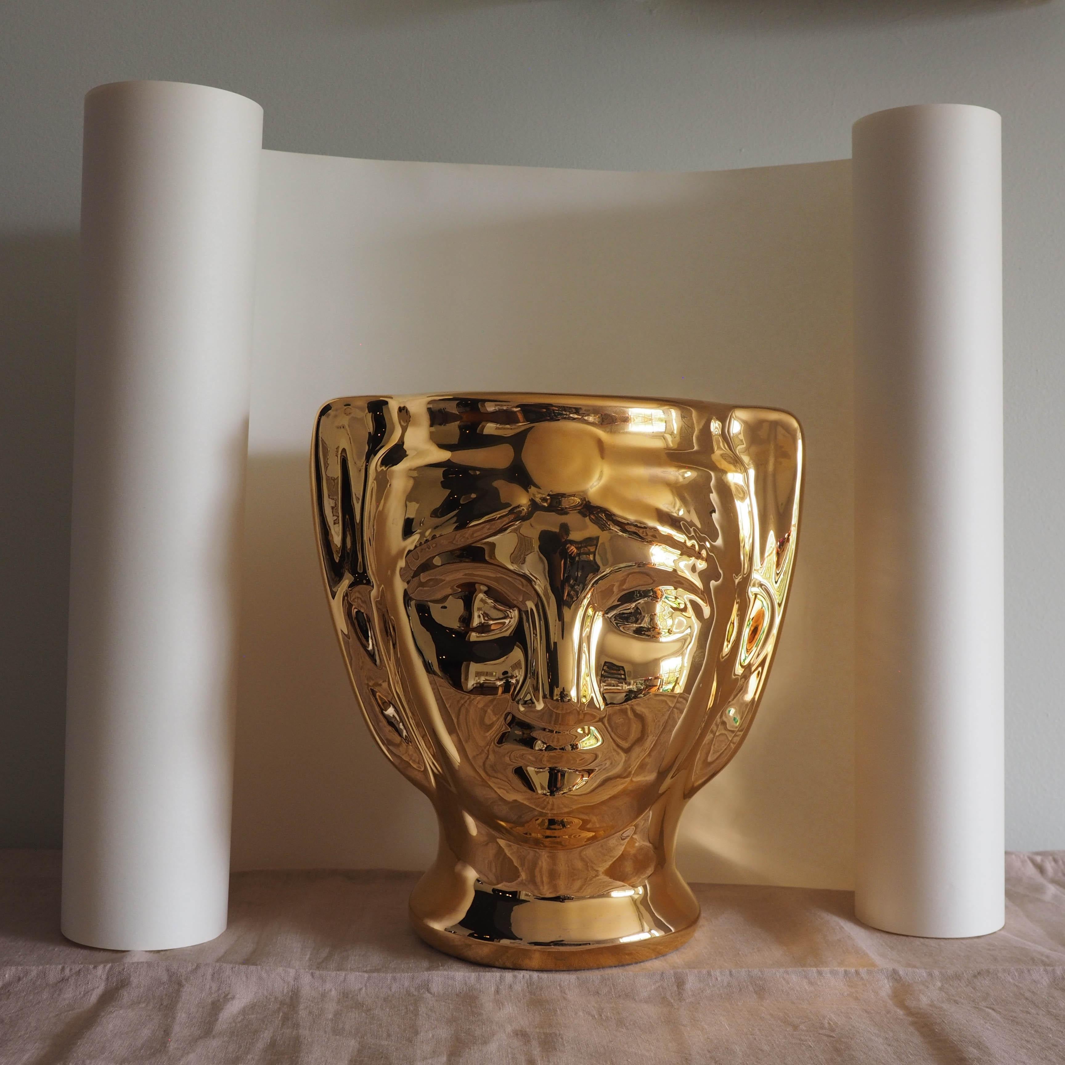 21e siècle, Tête de moine sicilienne. Vases céramique, or. Fabriquée à la main en Italie  Neuf - En vente à Milan, IT