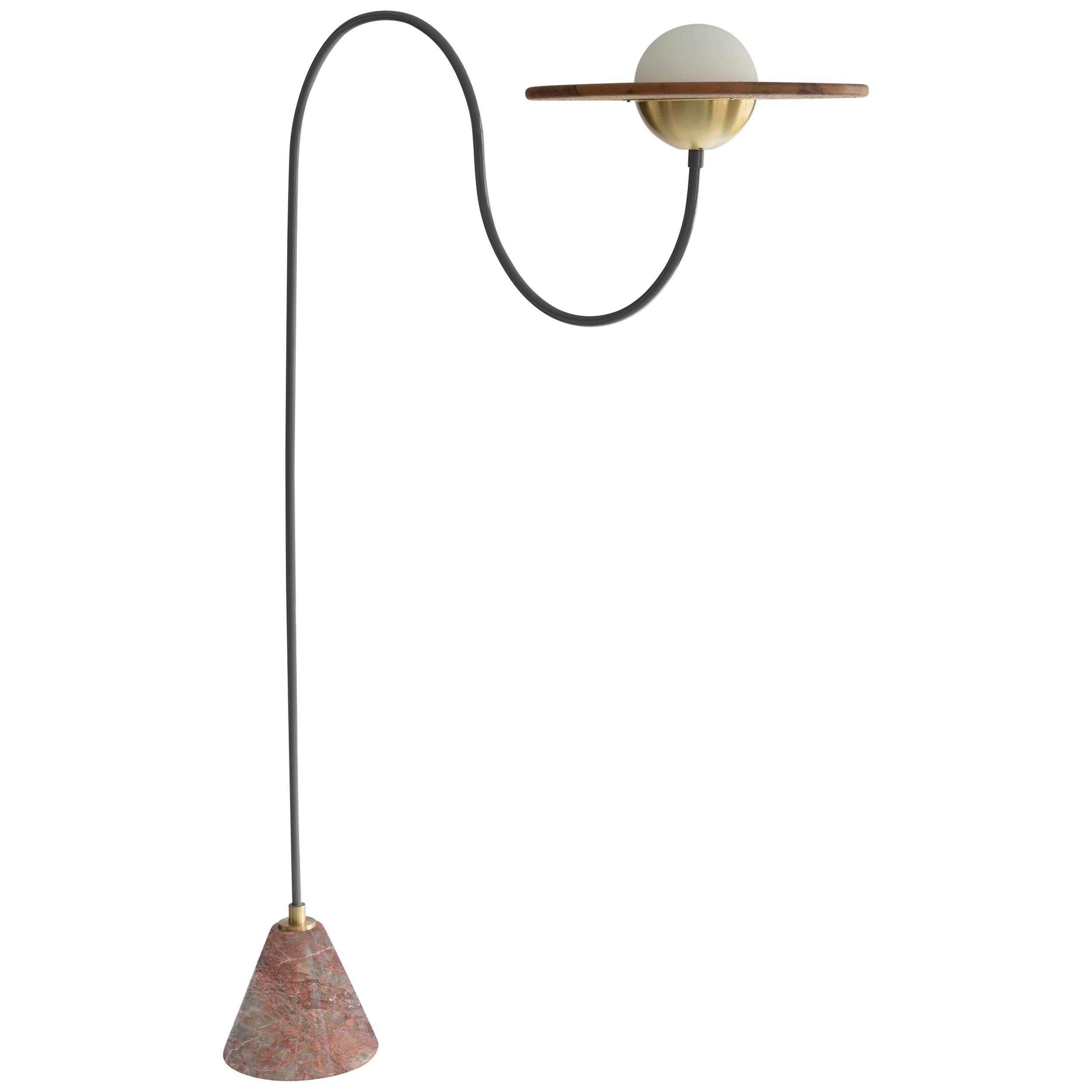 Graue Stehlampe aus dem 21. Jahrhundert mit Schilfrohr, Salome-Marmor und Messing
