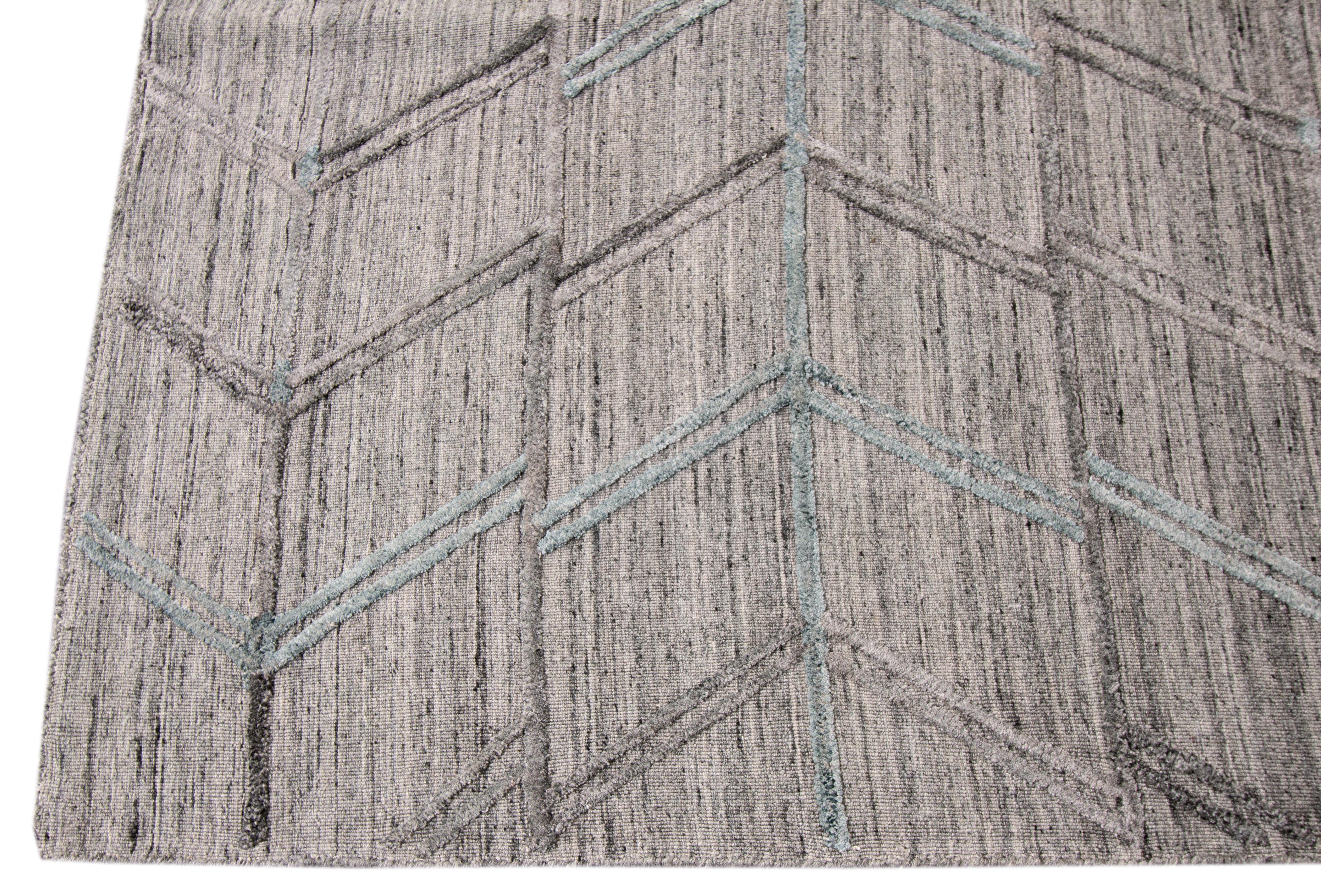 Hand-Knotted 21st Century Gray/Stone Indian Transitional Flat-Weave Carpet For Sale