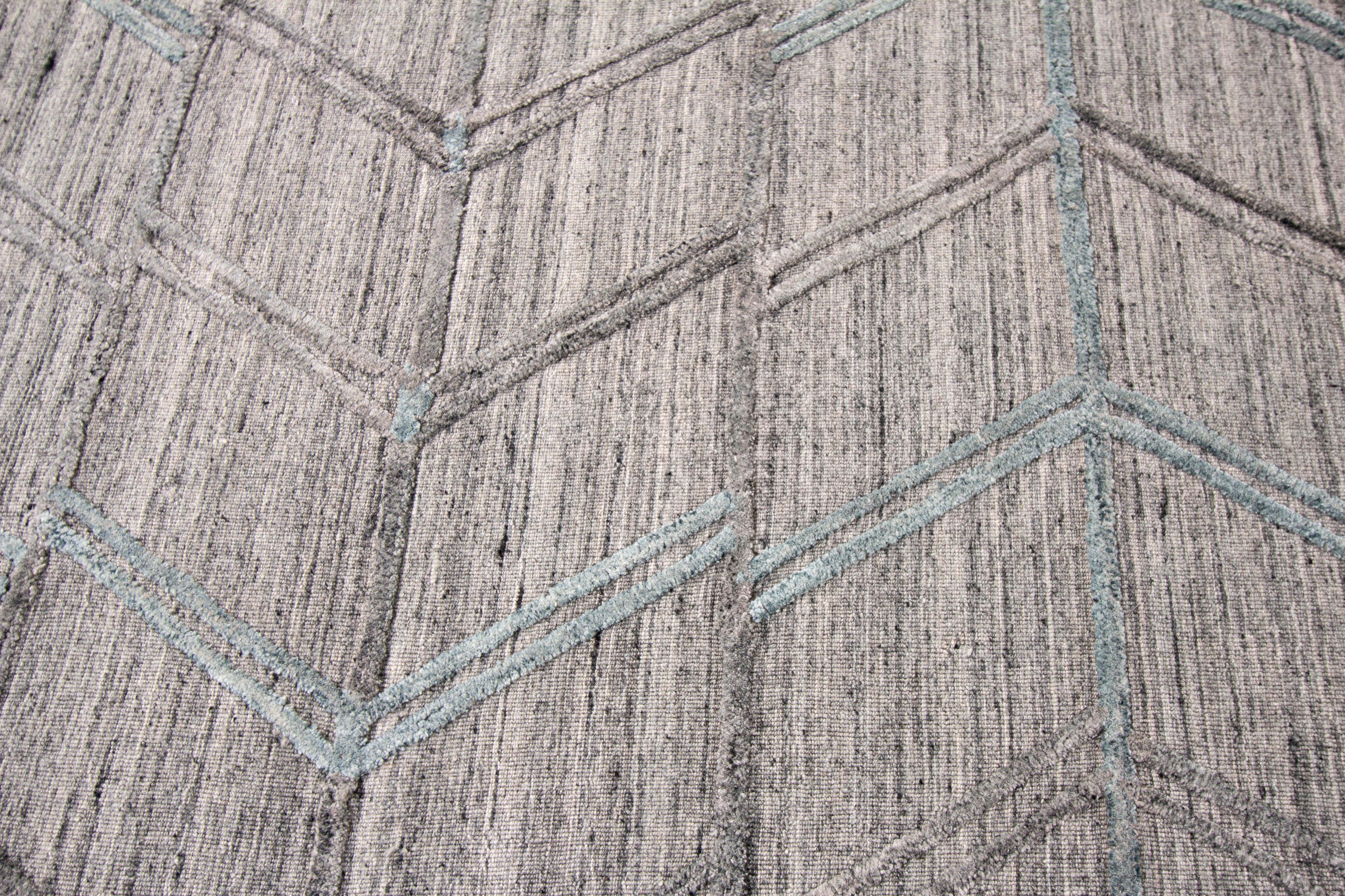 Indischer Flachgewebeteppich des 21. Jahrhunderts in Grau/Stein im Zustand „Hervorragend“ im Angebot in Norwalk, CT