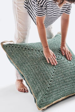 Cuscino da pavimento quadrato fatto a mano per esterni Greene & Greene & Greene del 21° secolo