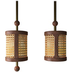 Lampe à suspension Hamilton du 21e siècle en bois de noyer et rotin