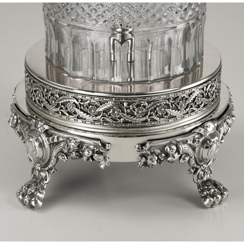 italien 21e siècle, vase en cristal clair et bronze argenté sculpté à la main en vente