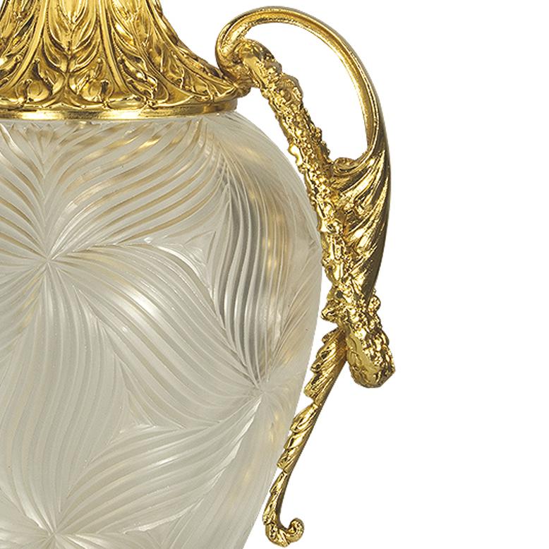 italien Lampe de bureau du 21e siècle en cristal et bronze sculpté à la main dans le style de Luigi XVI en vente