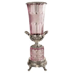 21. Jahrhundert, Handgeschnitzte Vase aus rosa Kristall und Silber Bronze 21. Jahrhundert, Handgeschnitzte Vase aus rosa Kristall und Silber Bronze