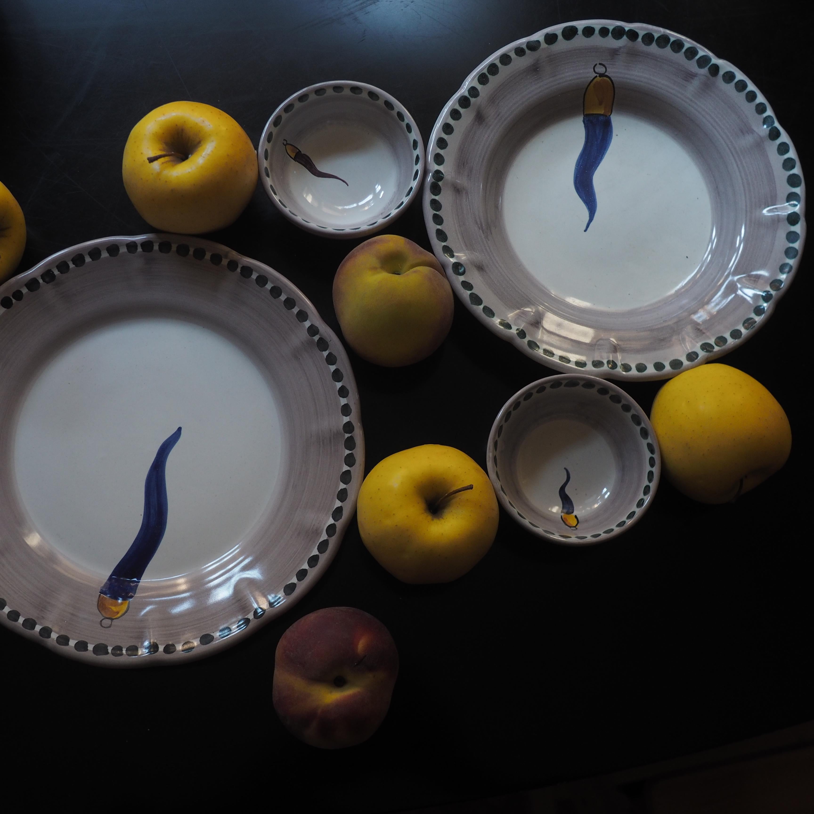 italien Assiettes à dîner en céramique Vietri bleue et blanche du 21e siècle, fabriquées à la main en Italie en vente