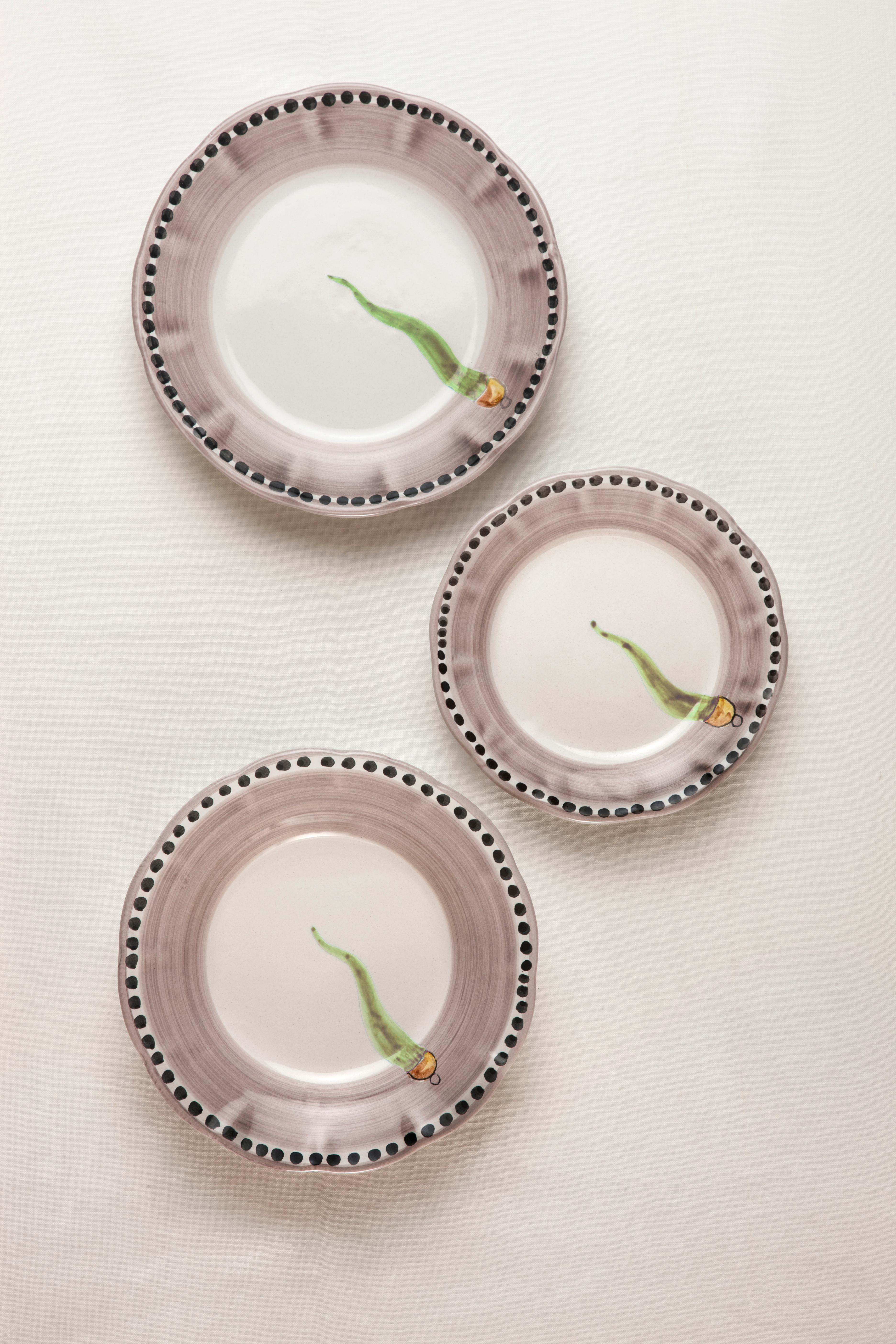 Contemporary 21st Century Hand Painted Ceramic Dinner Plates in Green and White Made in Italy For Sale