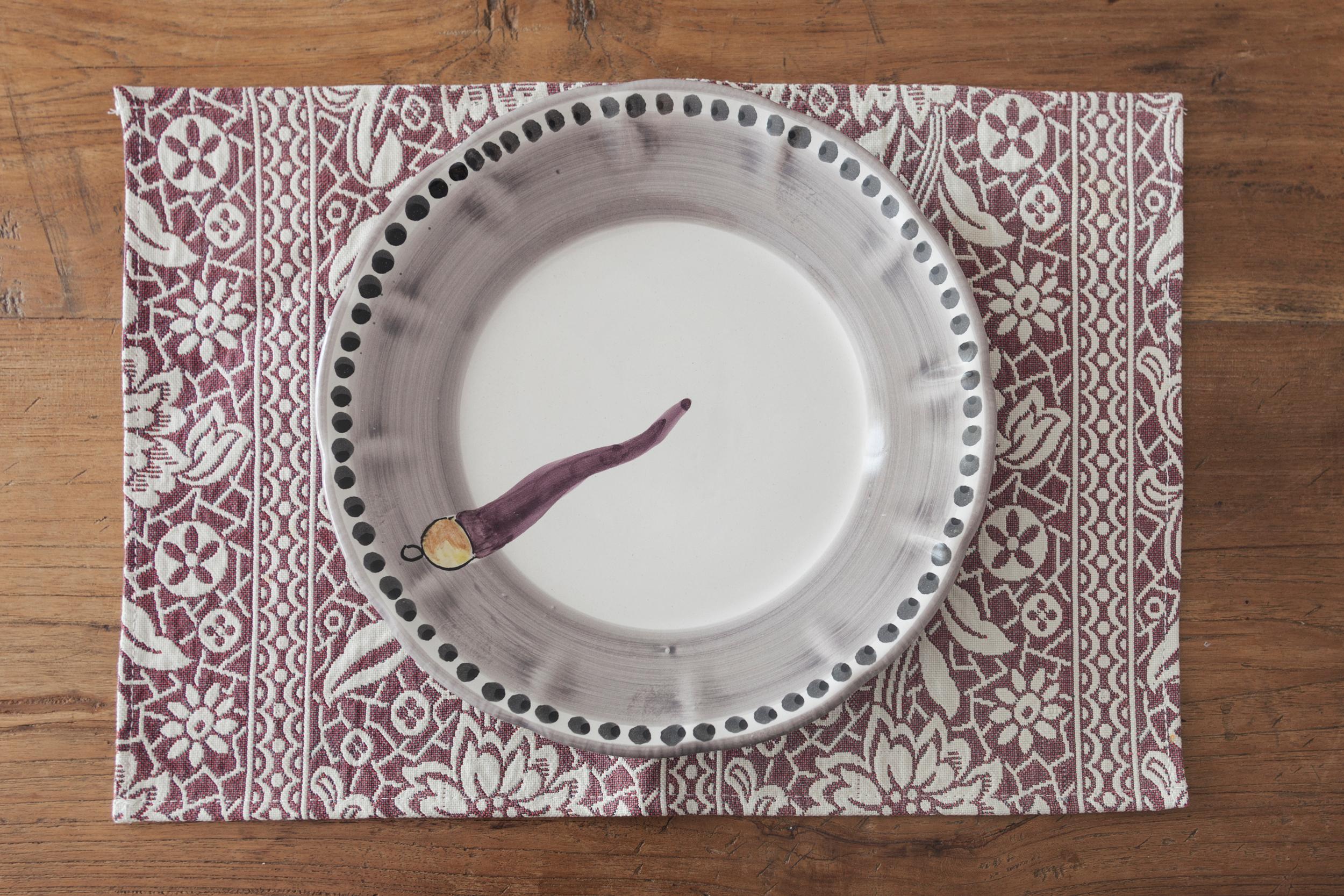Assiette latérale en céramique Vietri du 21e siècle en blanc violet, fabriquée à la main en Italie en vente 4