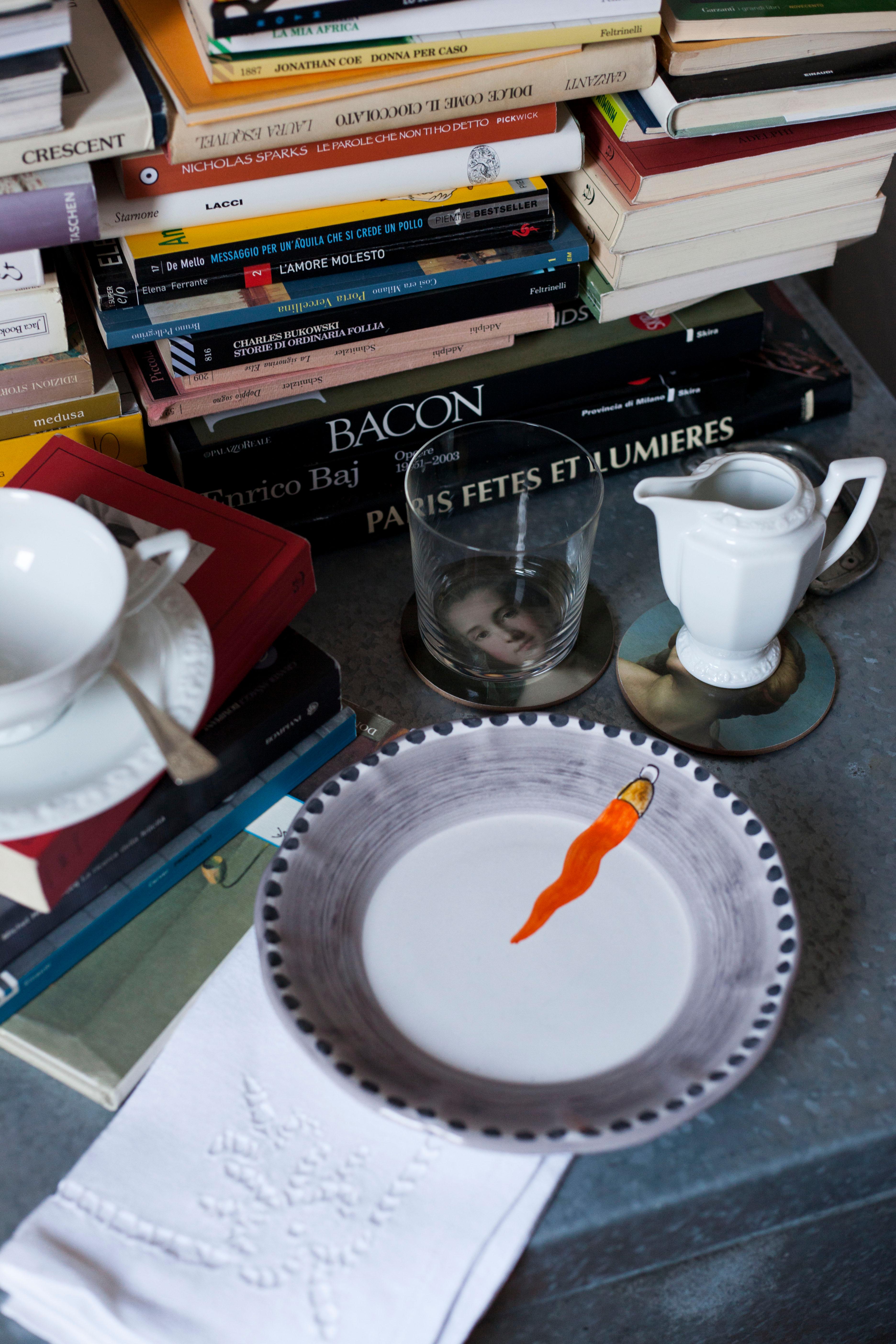 italien Assiette à soupe 6 en céramique peinte à la main du 21e siècle en orange et blanc, faite à la main en vente