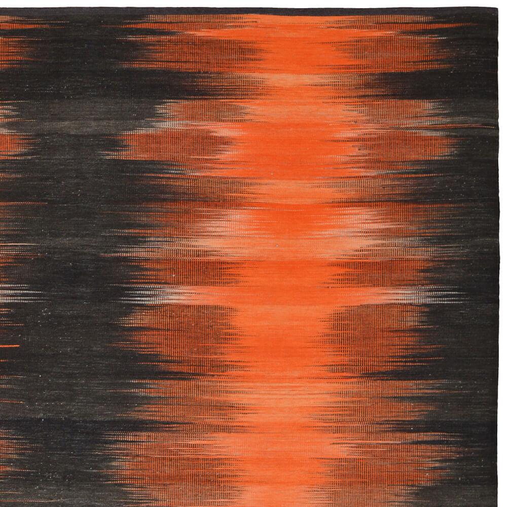 21st century handwoven fiery orange black Mazandaran Kilim carpet

Mazandaran Kelims captivate with their fine color gradients. Sometimes in earthy tones, sometimes brightly colored. This handwoven Mazandaran shines like a sunset in summer