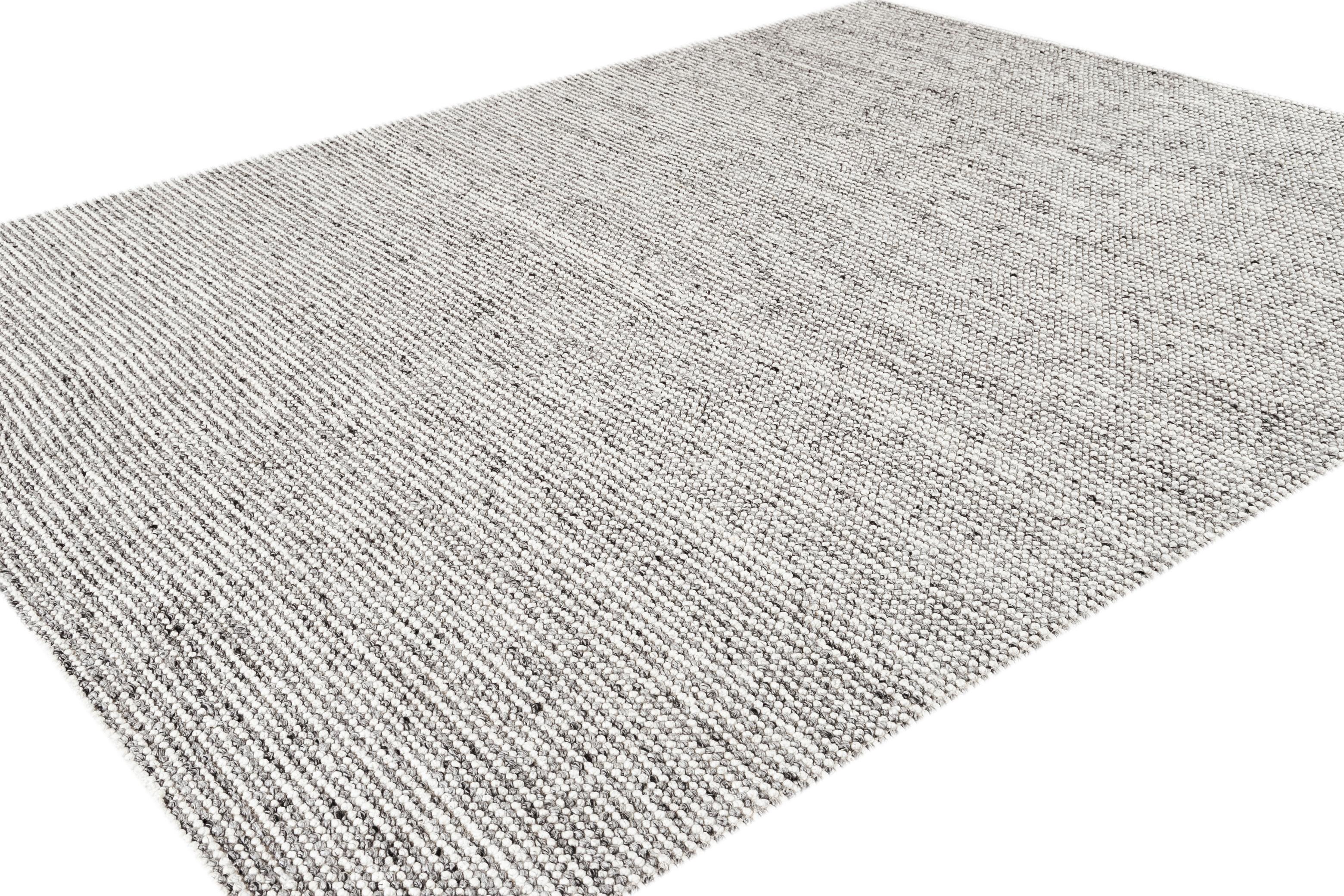Indian 21st Century Handwoven Texture Wool Rug For Sale