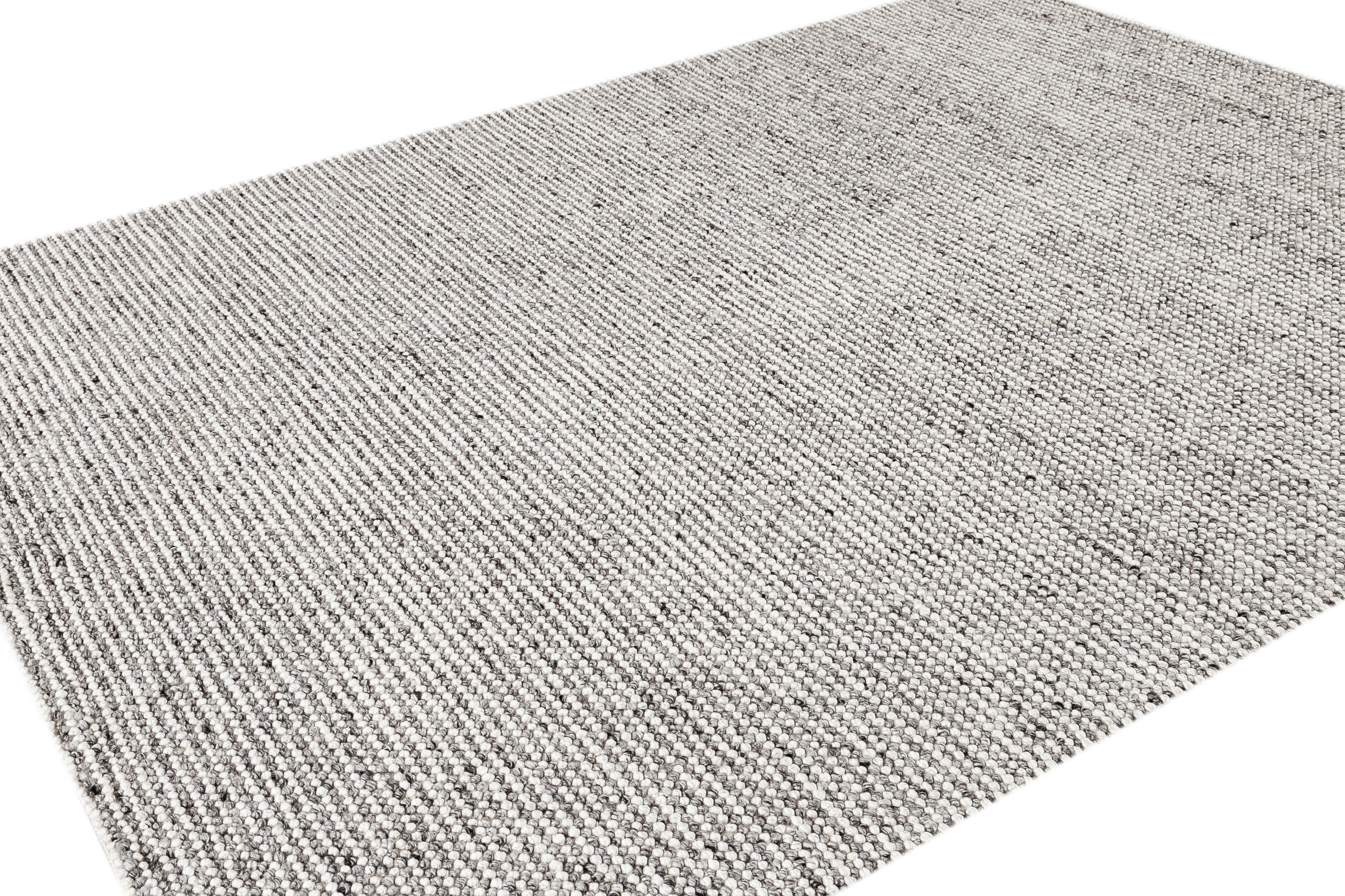 21st Century Handwoven Texture Wool Rug In New Condition For Sale In Norwalk, CT