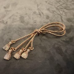 Broche italienne « Nappe » en métal doré, bijou fantaisie haut de gamme du XXIe siècle