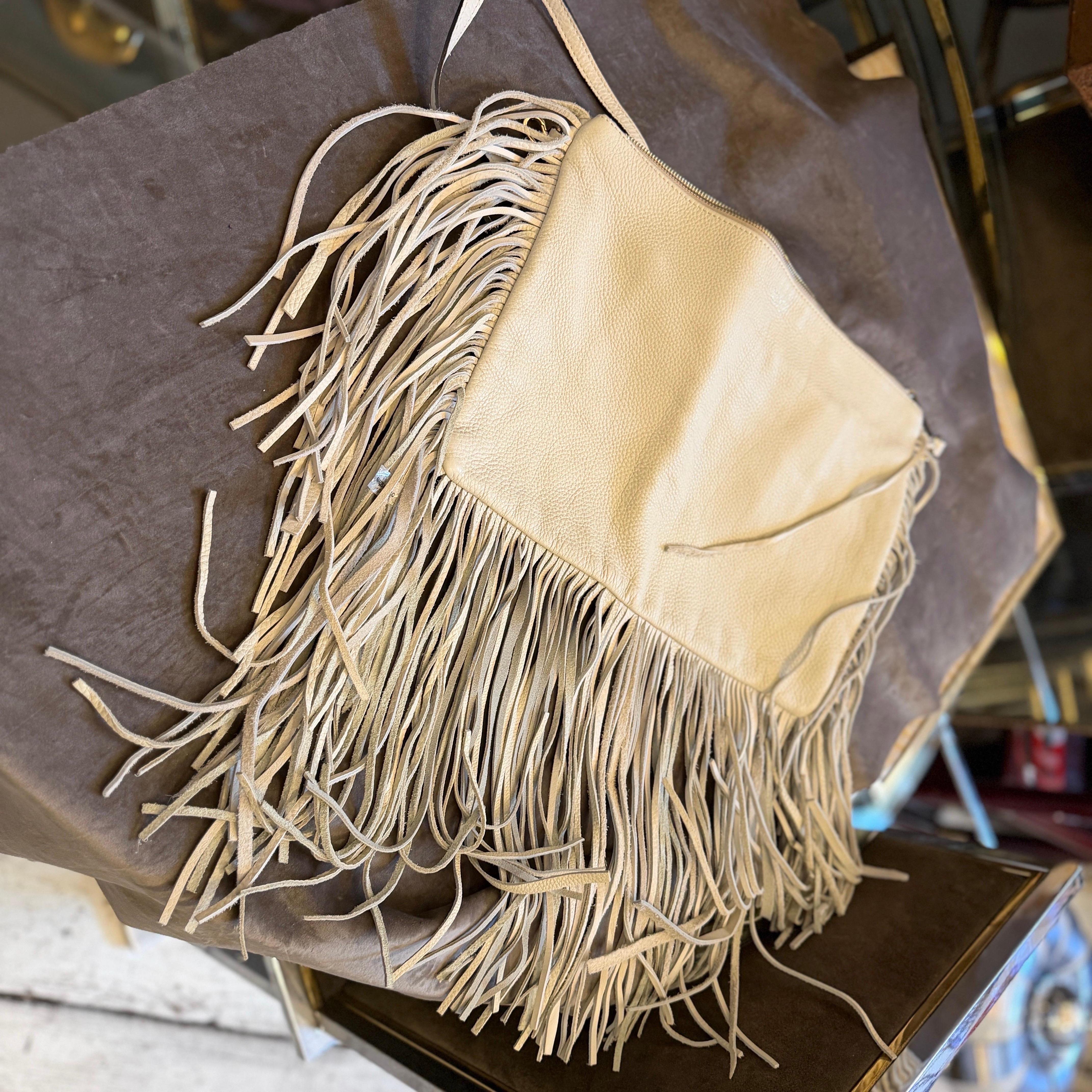 21st Century High Quality Cream Leather Italian Shoulder Bag by Avenue 67 For Sale 6