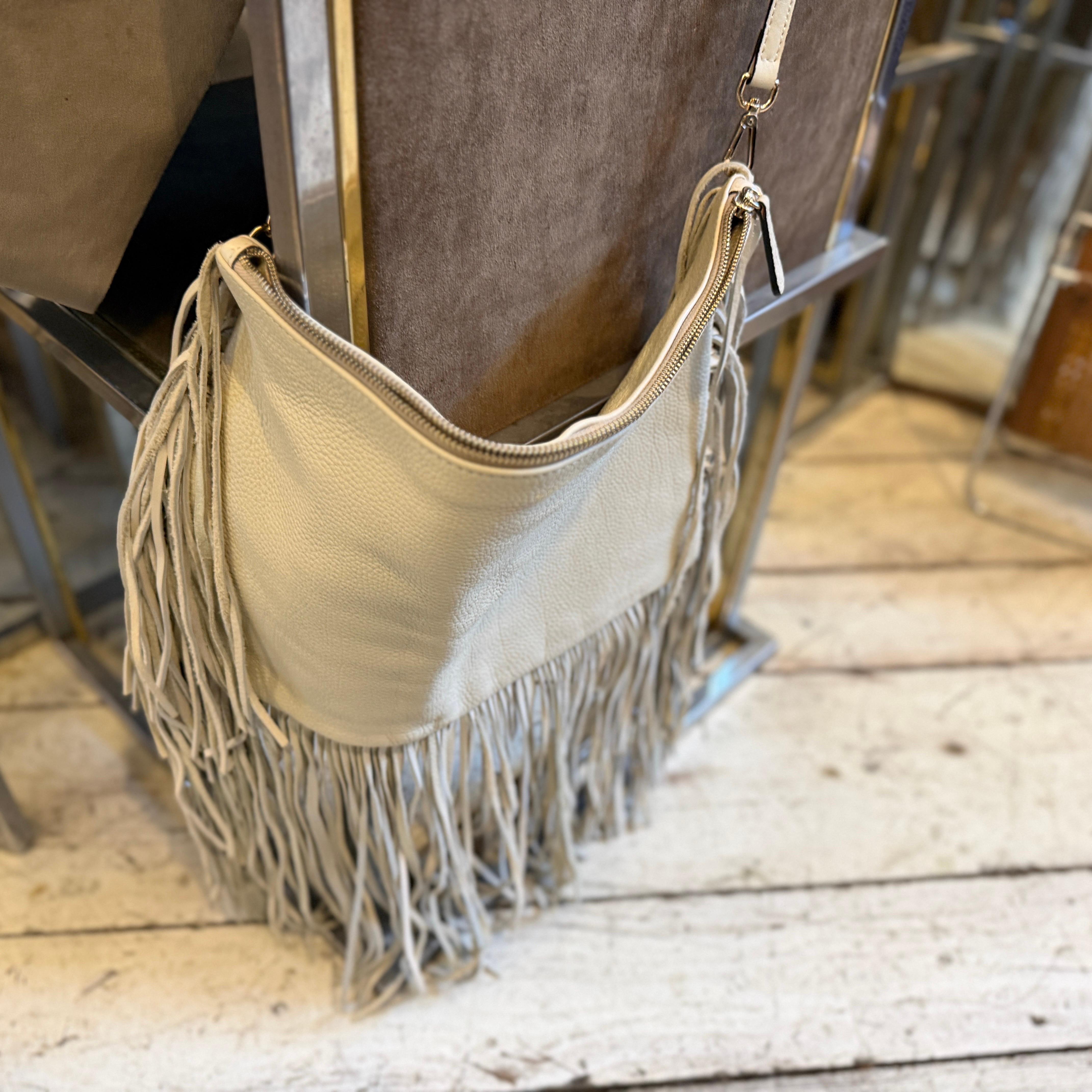 21st Century High Quality Cream Leather Italian Shoulder Bag by Avenue 67 For Sale 8